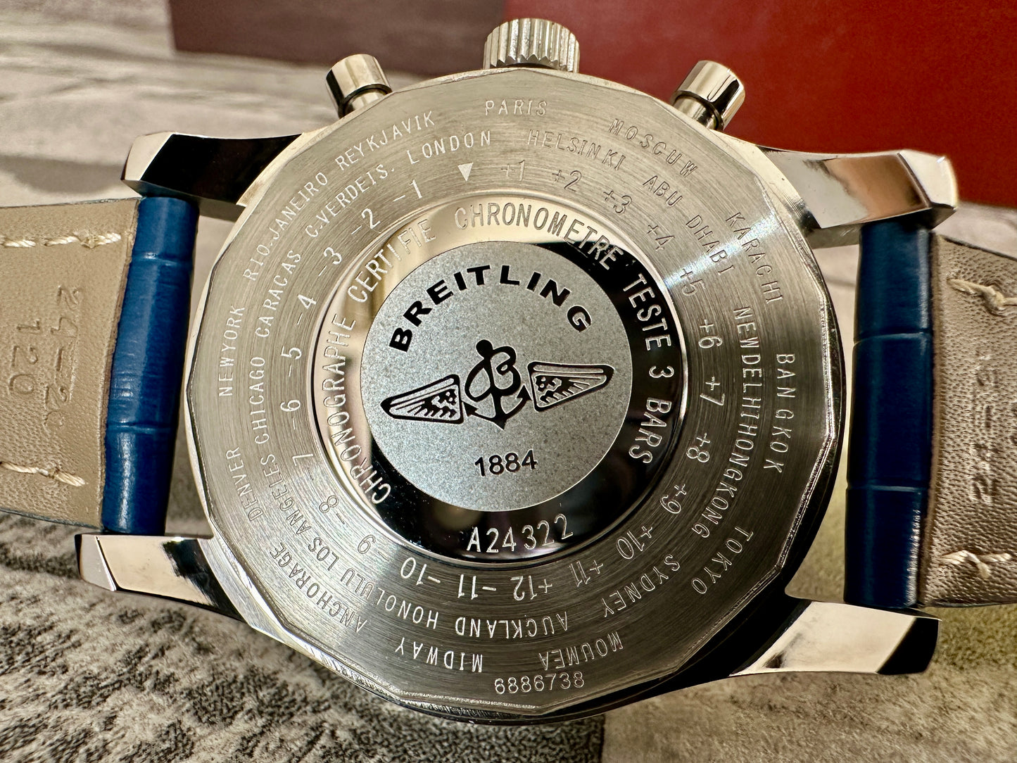 Reloj Br3itL1ng Navi Timer azul