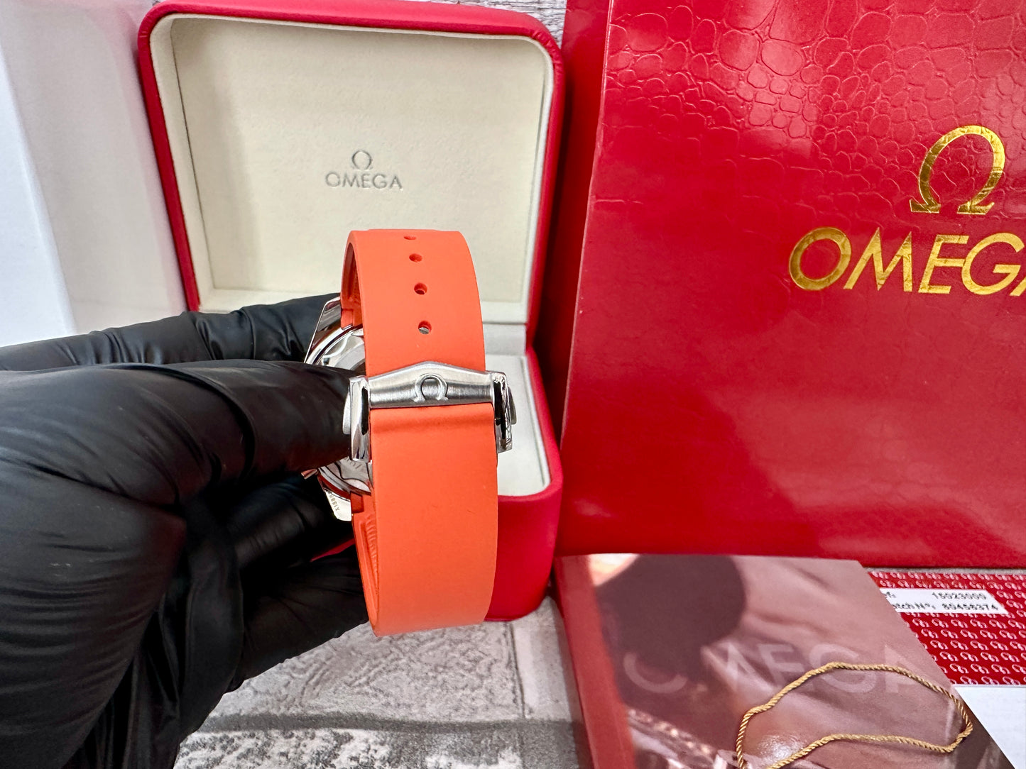 Reloj OM Planet Ocean