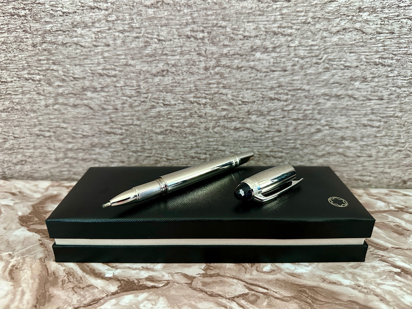 Pluma tipo Rollerball Starwalker MB plateada