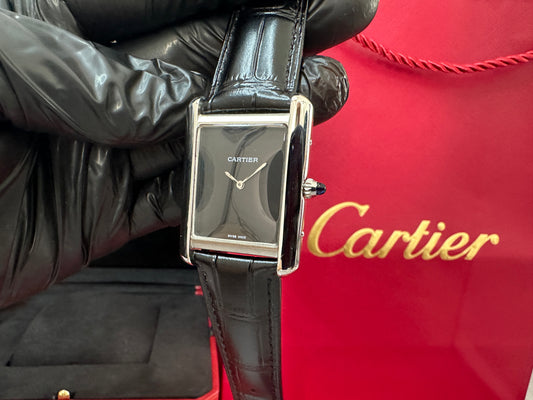 Reloj Tank Must color negro