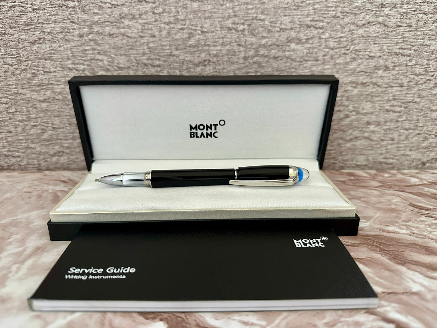 Pluma tipo Rollerball Starwalker MB negra
