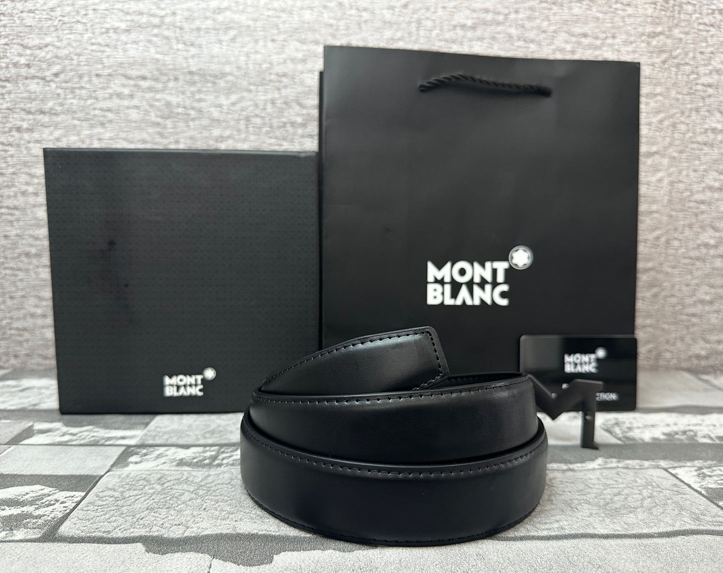 Cinturón negro Mont B, hebilla M