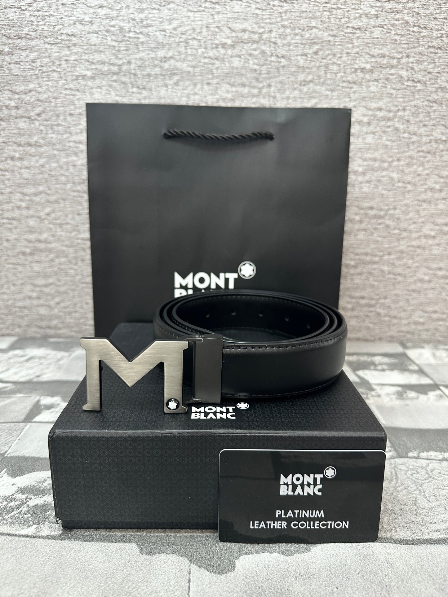 Cinturón negro Mont B, hebilla M