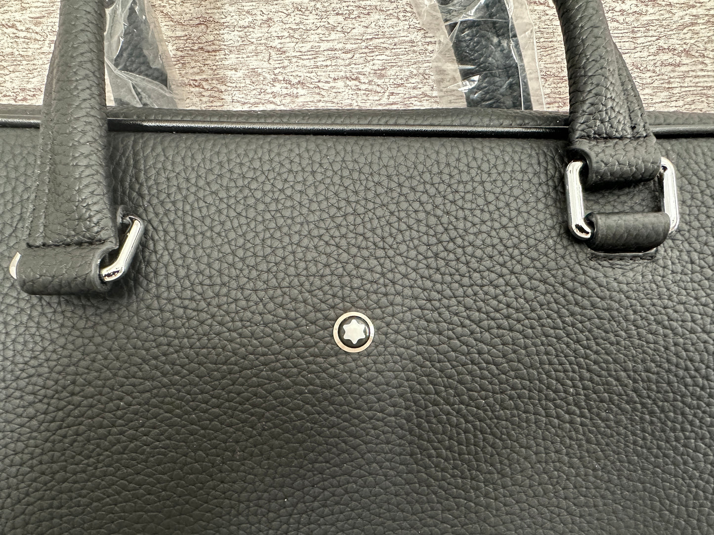 Portafolio negro de Piel Genuina, perfecto para laptops
