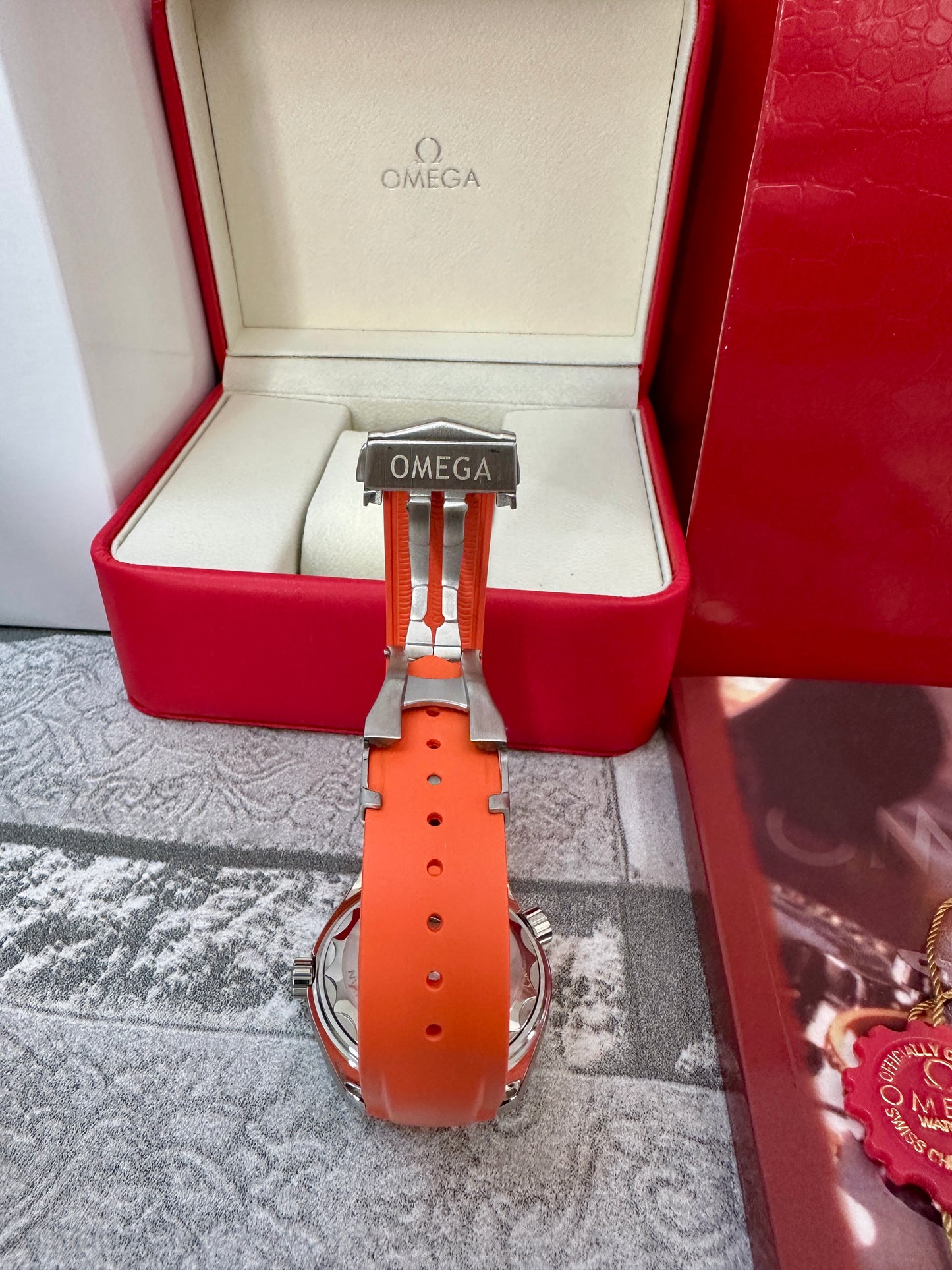Reloj OM Planet Ocean