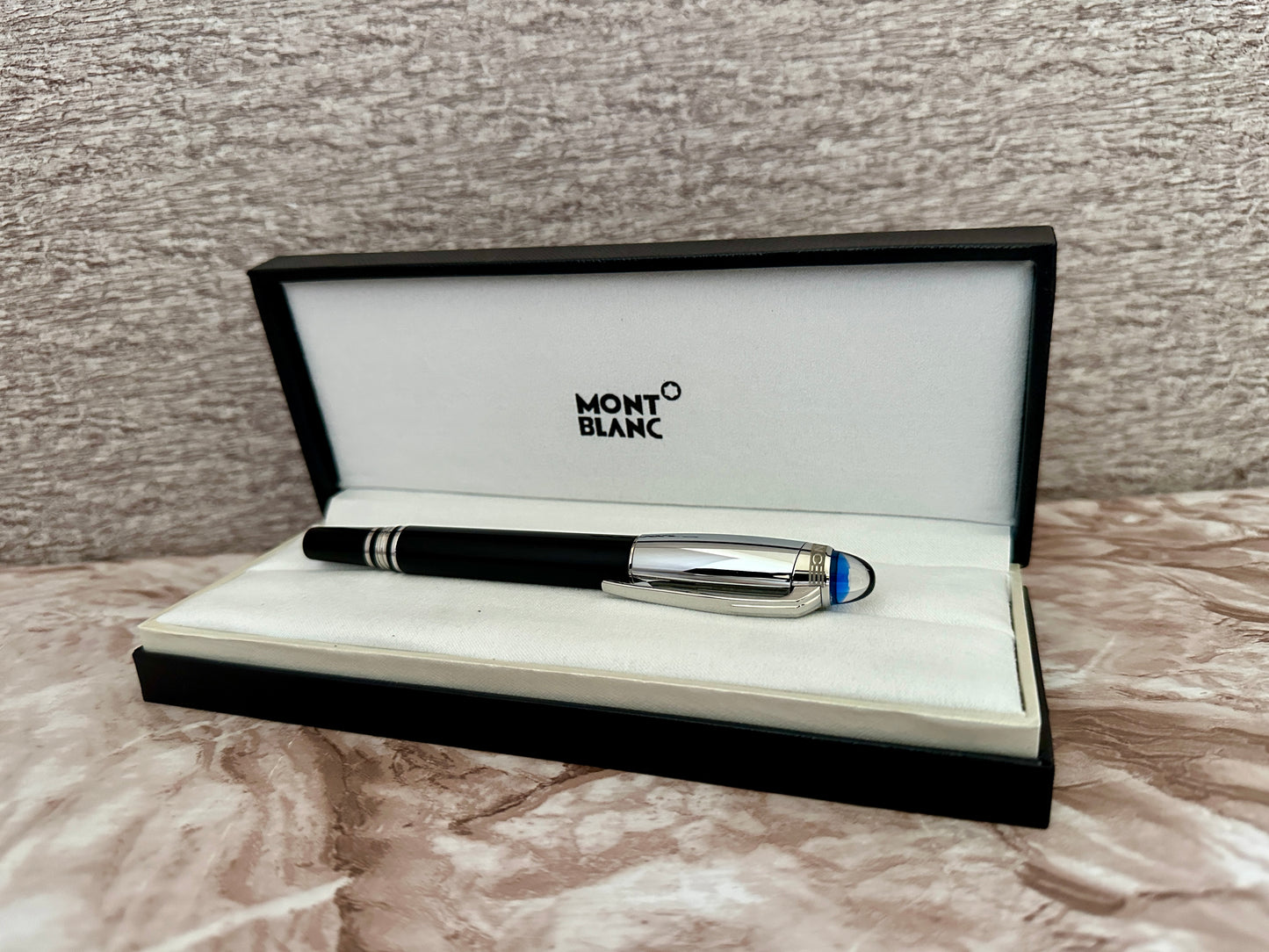 Pluma tipo Rollerball Starwalker MB negro con plateado
