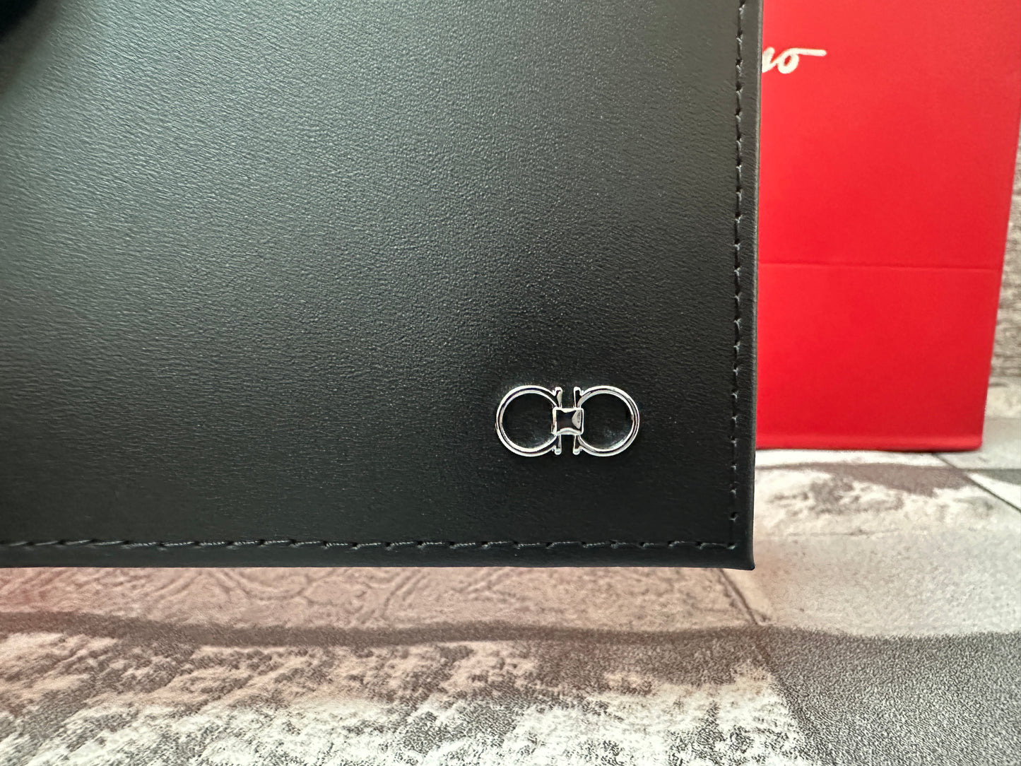 Cartera negra S. Ferr4gamo de piel genuina