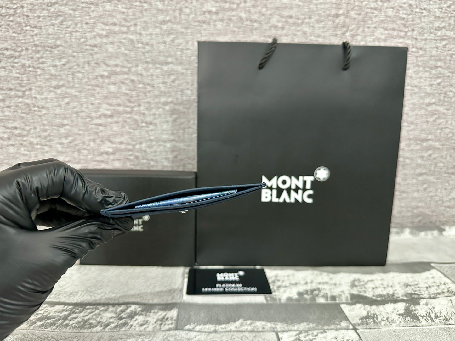 Tarjetero azul de piel genuina Mont B
