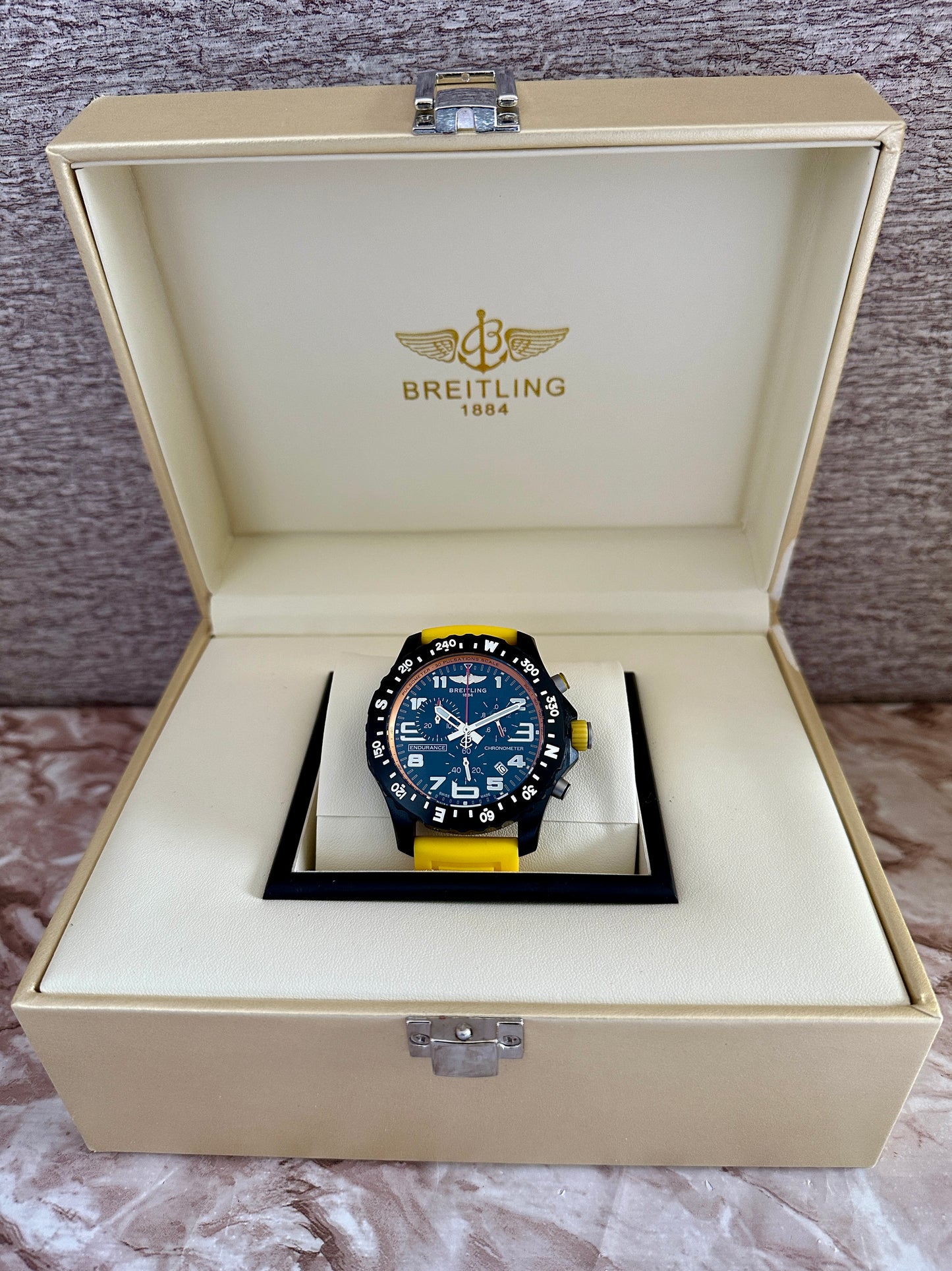 Endurance Pro AAA Quartz, amarillo