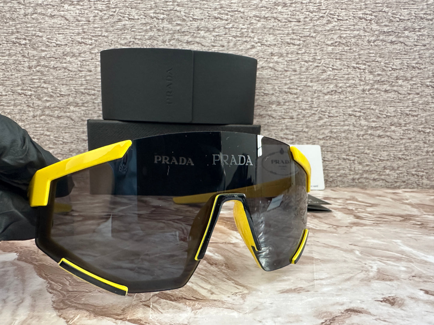 Lentes de Sol Pr4da línea RO.SSA amarillos