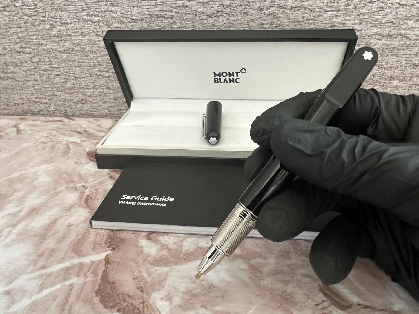 Pluma tipo rollerball serie M negra M0ntblanc desde $850 MXN