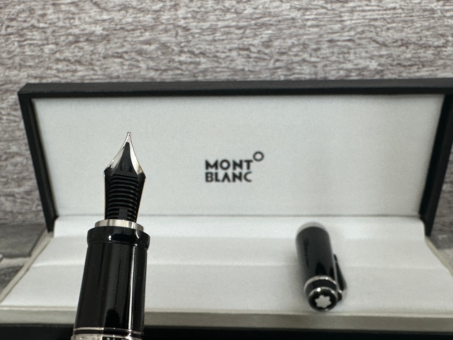Pluma fuente modelo Bohemia Mont B.