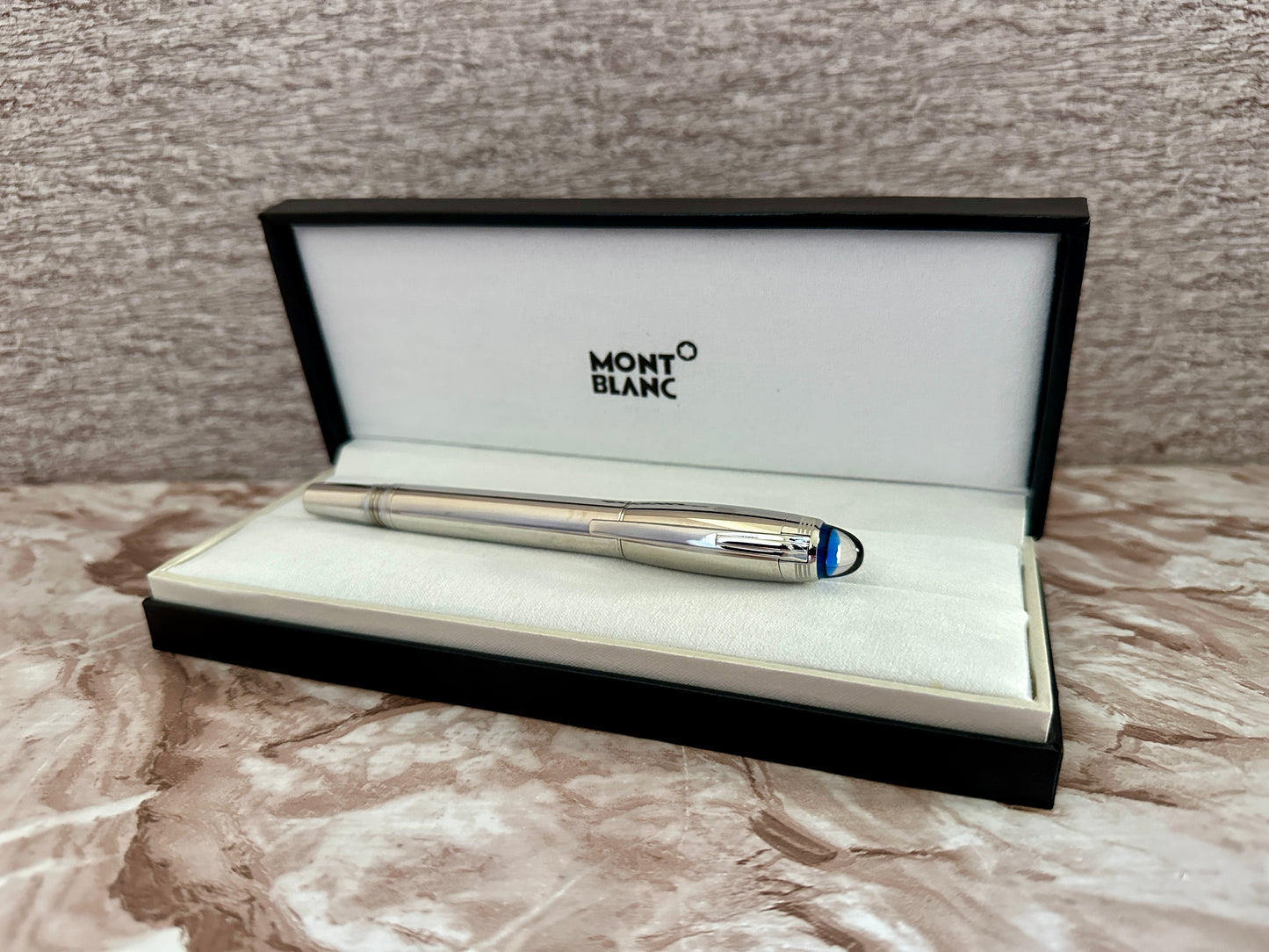 Pluma tipo Rollerball Starwalker MB plateada