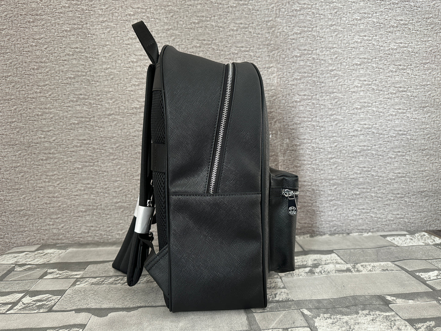 Mochila negra tipo Back pack