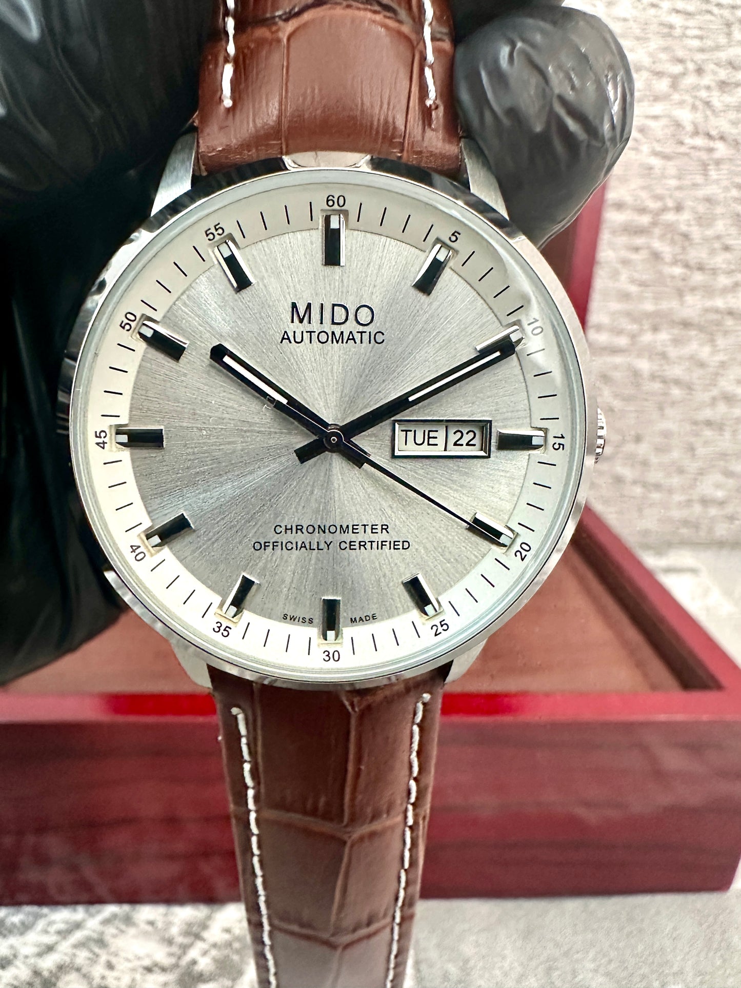 Reloj MID0 automático correa de piel café