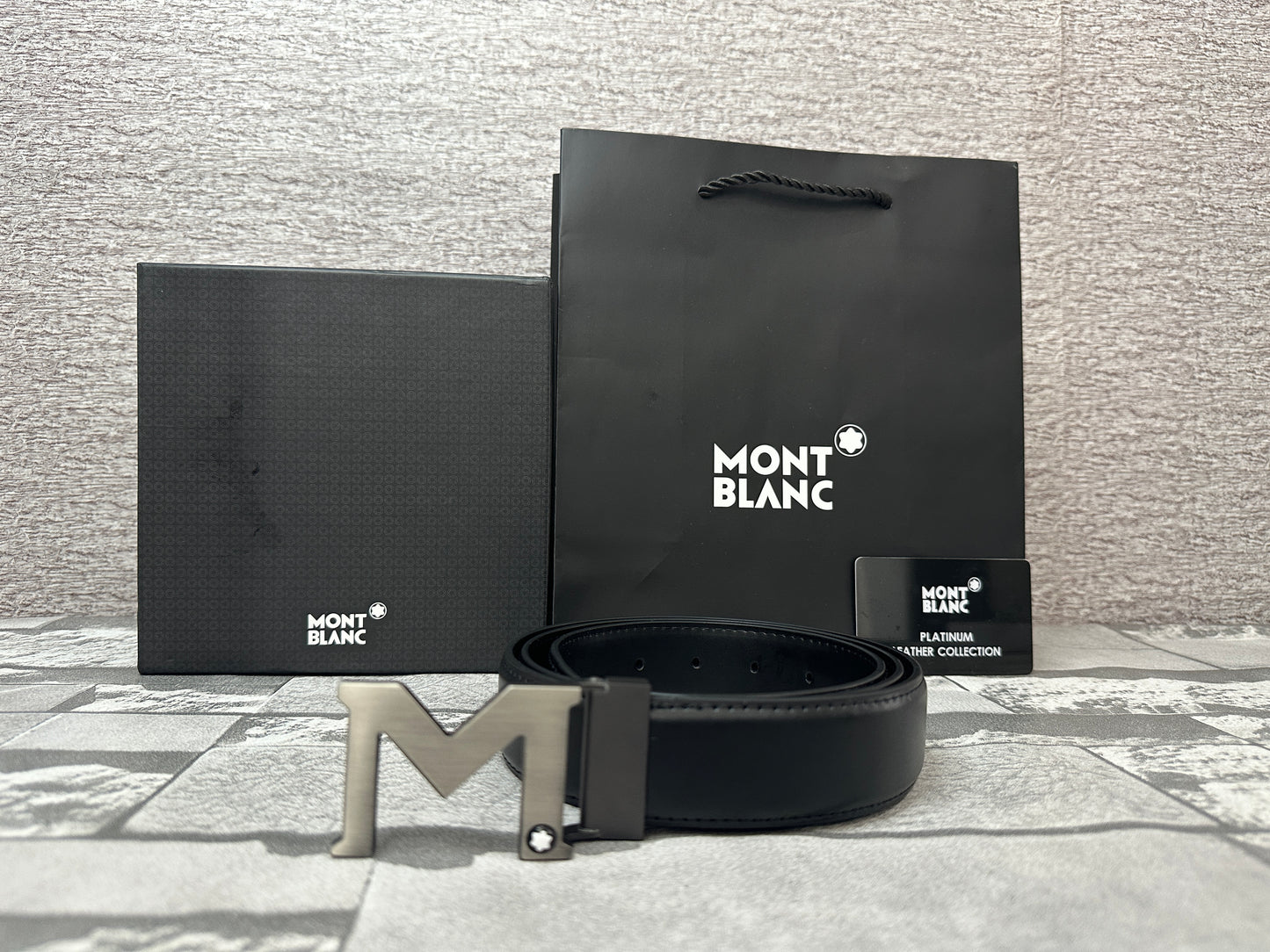 Cinturón negro Mont B, hebilla M