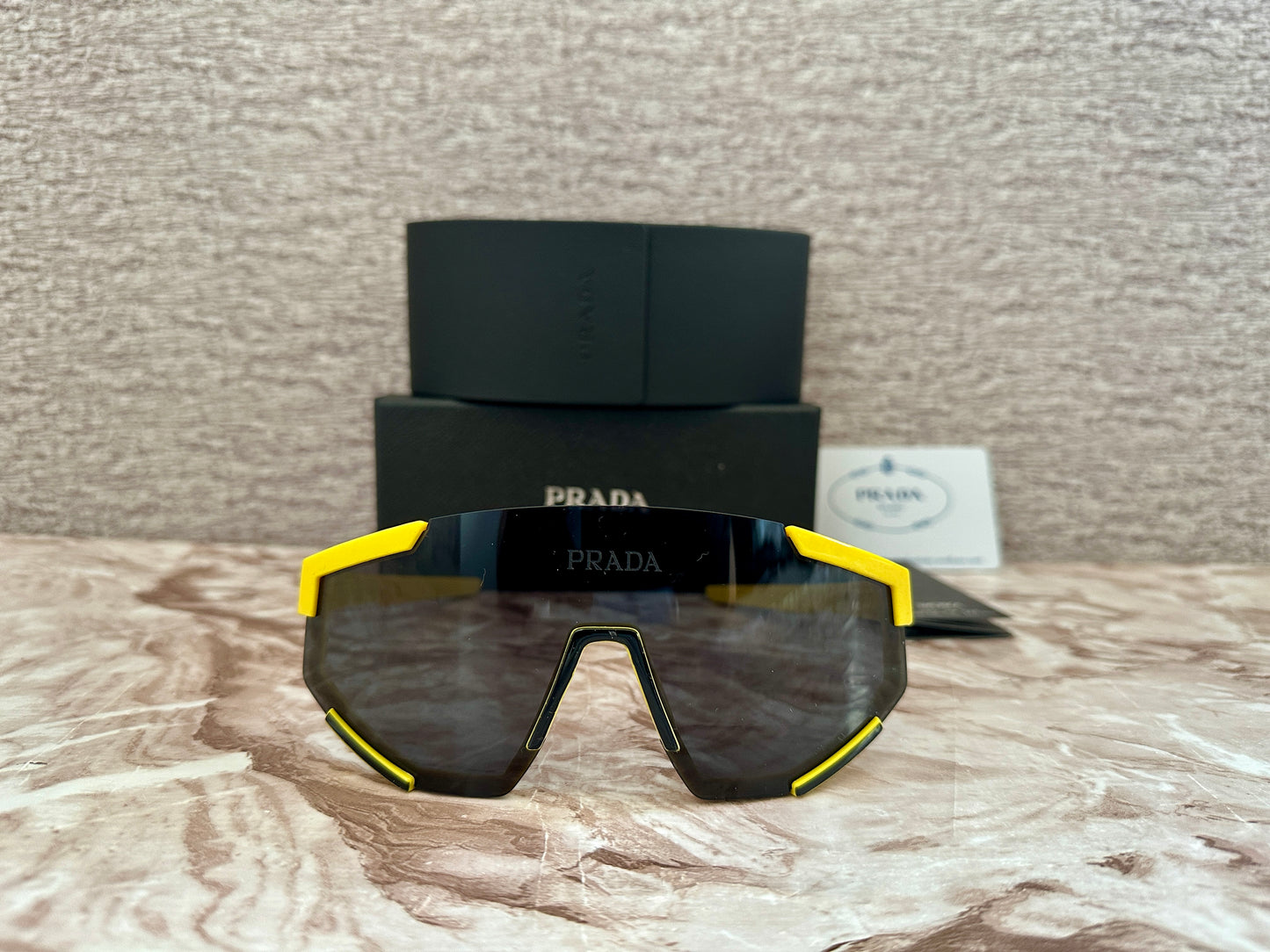 Lentes de Sol Pr4da línea RO.SSA amarillos