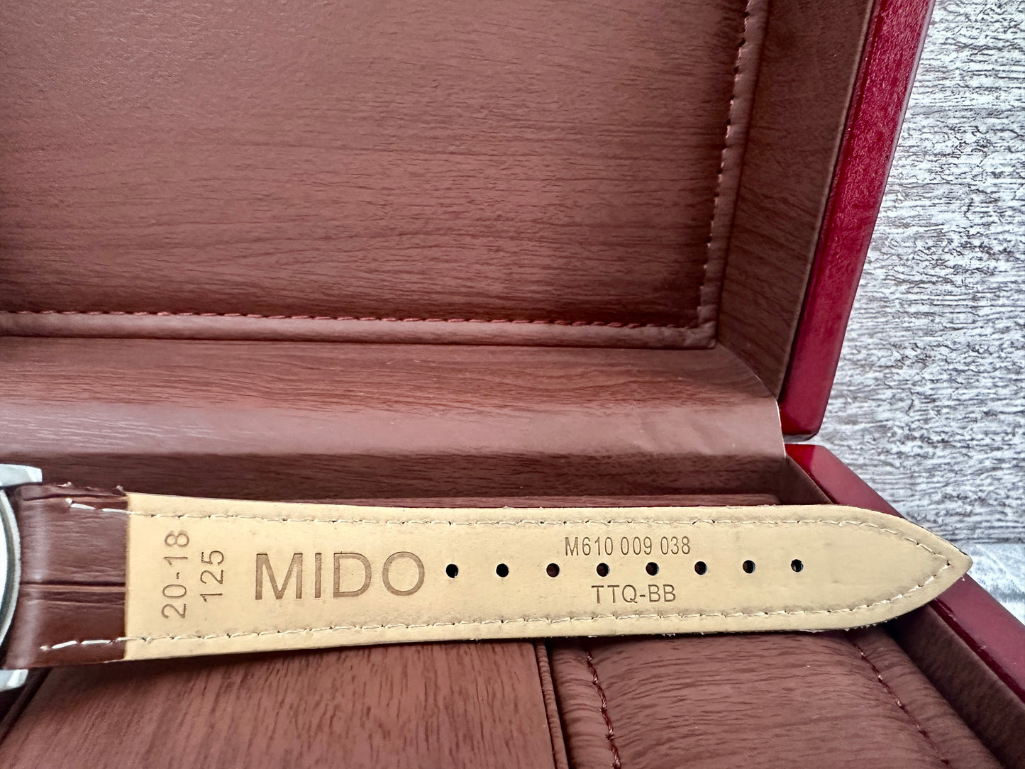 Reloj MID0 automático correa de piel café