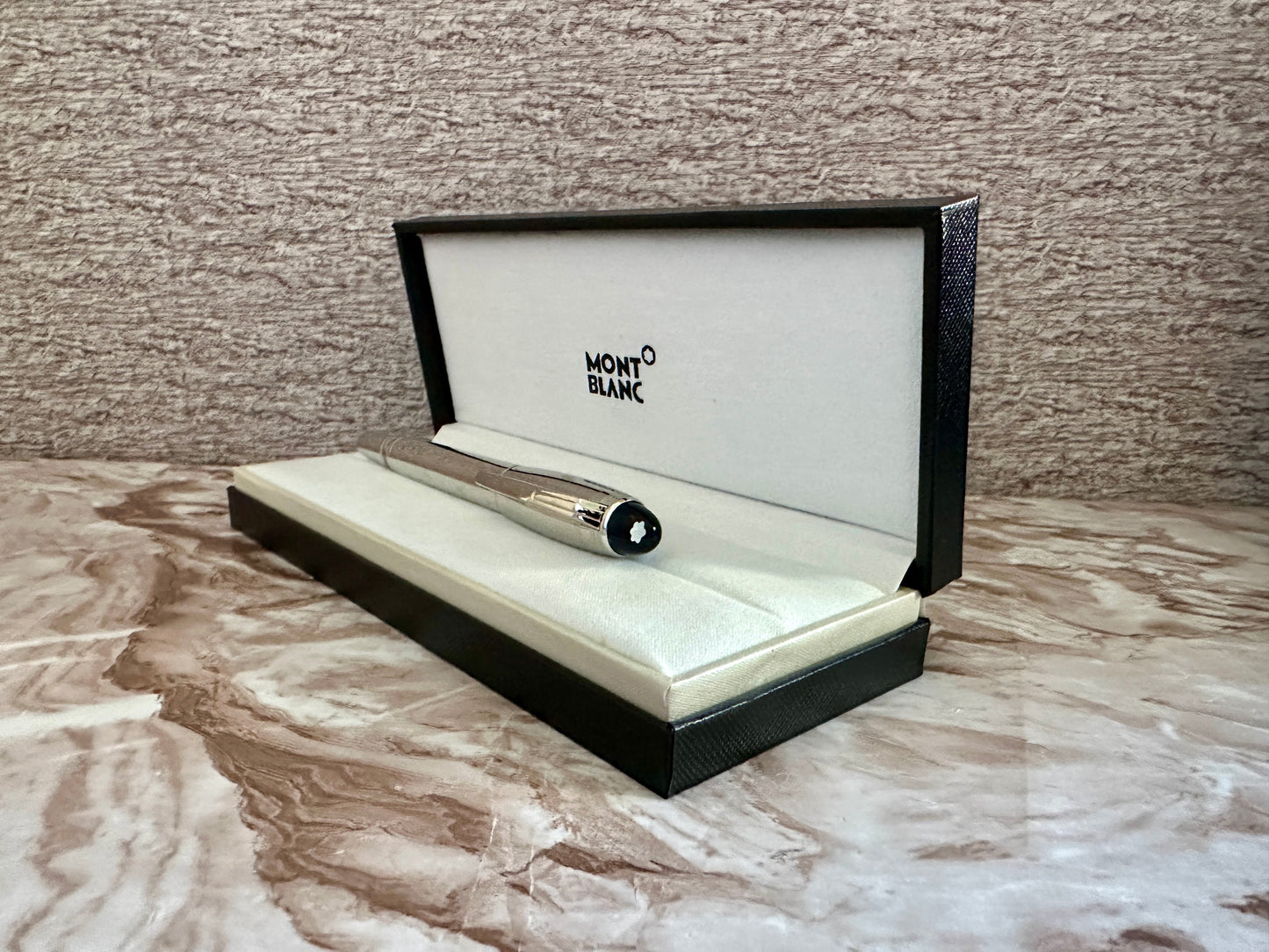 Pluma tipo Rollerball Starwalker MB plateada