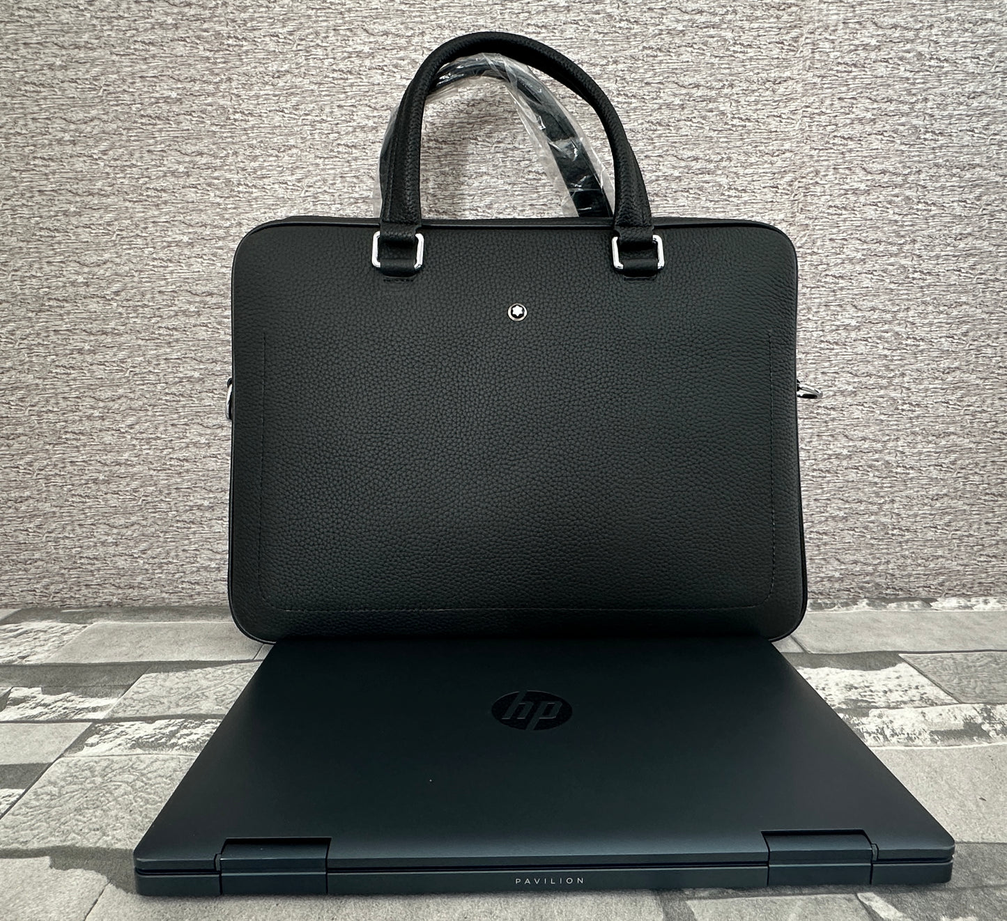 Portafolio negro de Piel Genuina, perfecto para laptops