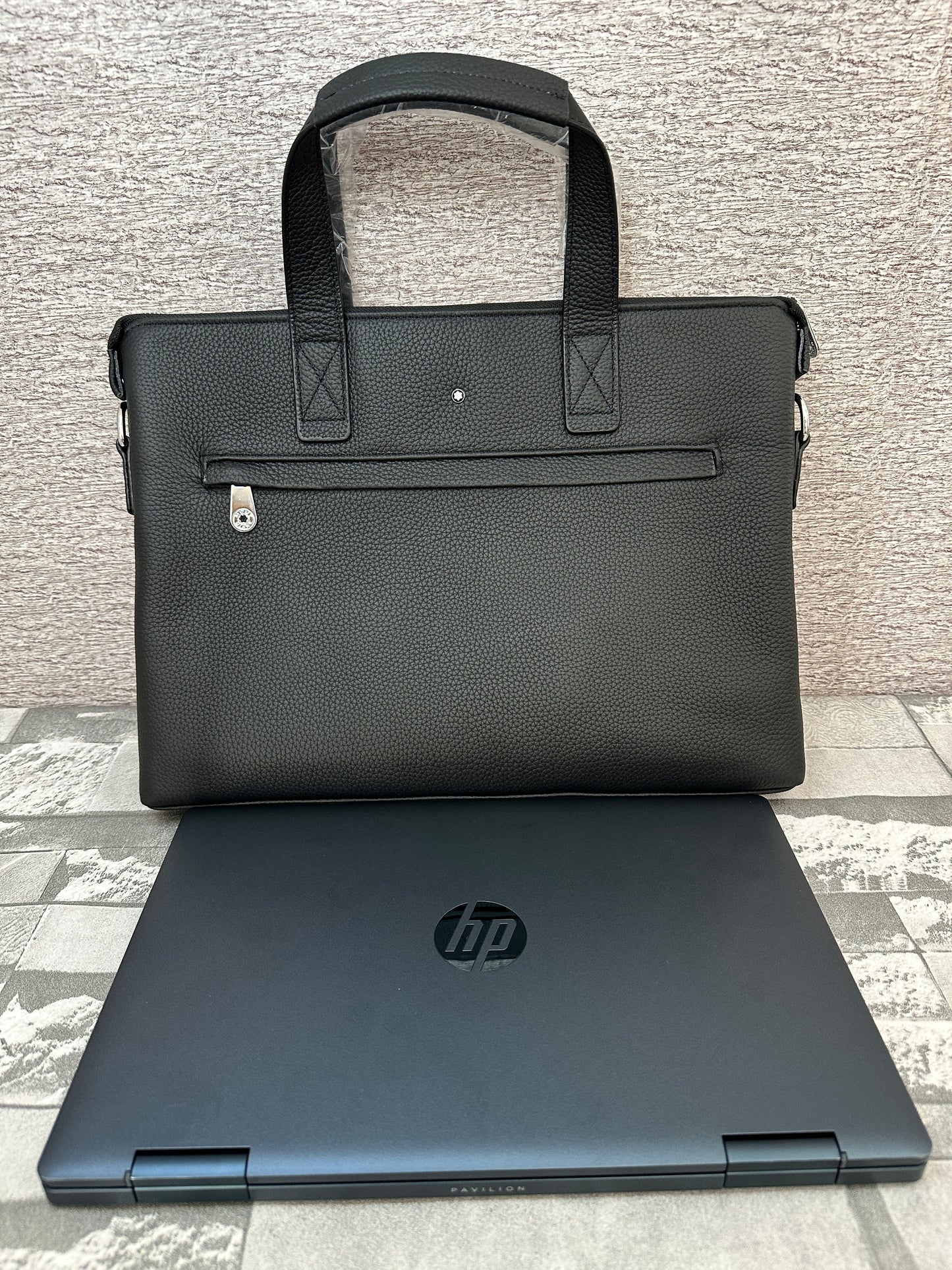 Portafolio negro de Piel Genuina, perfecto para laptops