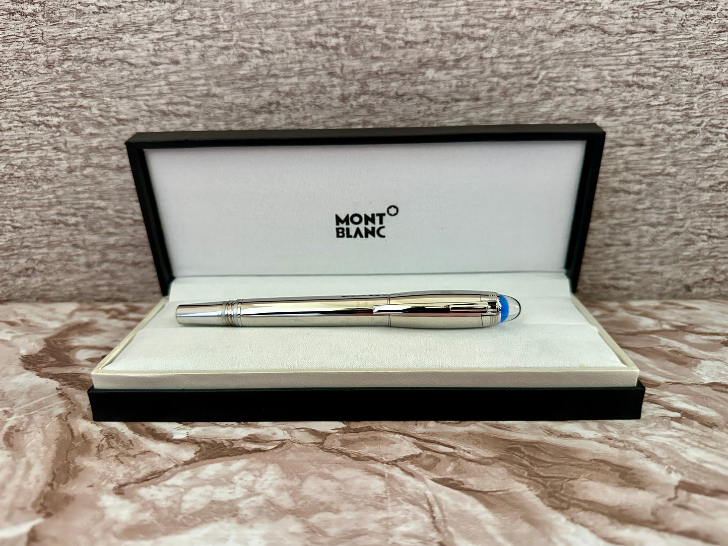 Pluma tipo Rollerball Starwalker MB plateada