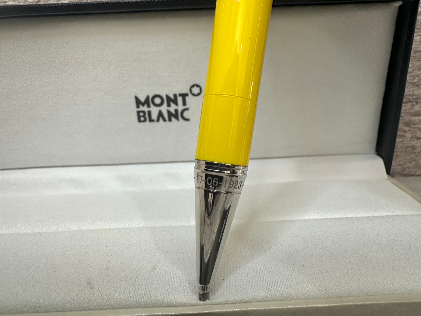 Pluma tipo bolígrafo edición Enzo Ferrarl Yellow