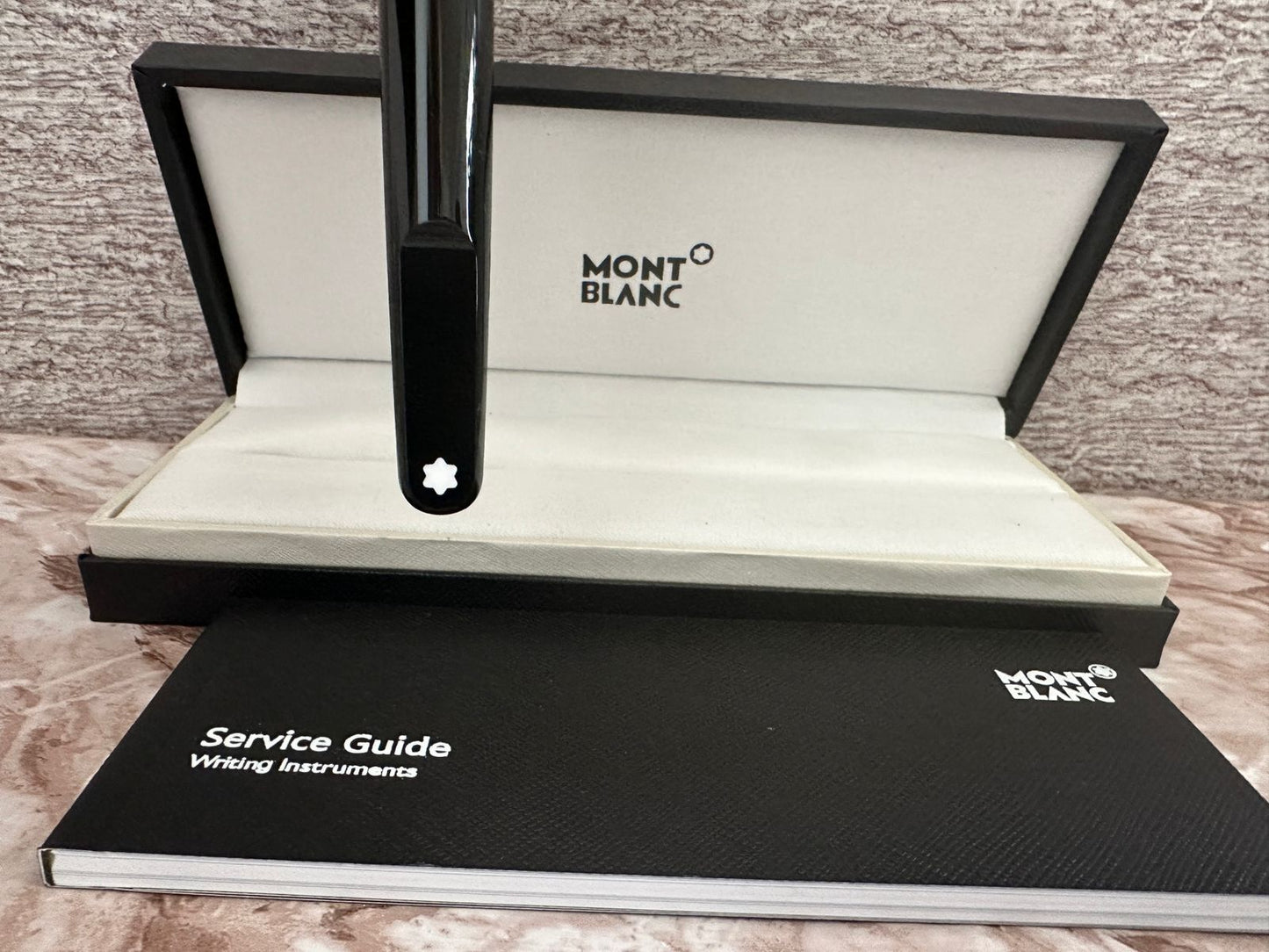 Pluma tipo rollerball serie M negra M0ntblanc desde $850 MXN