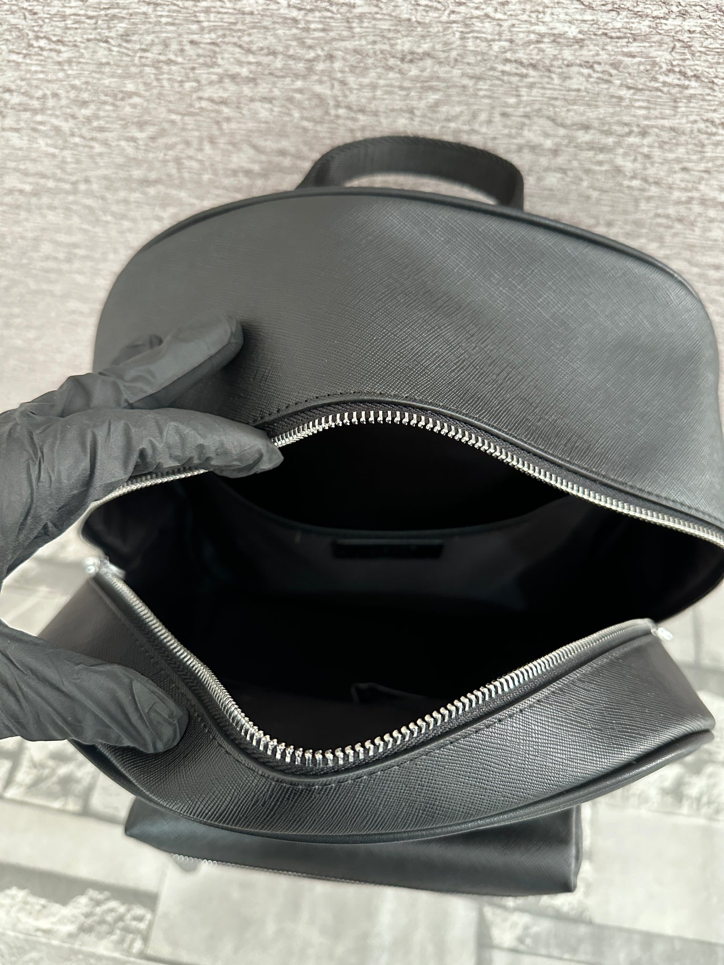 Mochila negra tipo Back pack