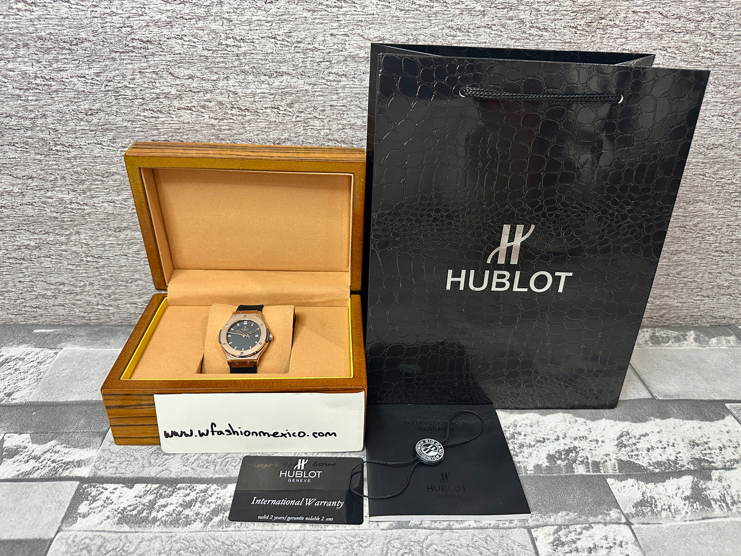 Reloj Cassic Fusion AAA, Quartz, 33 mm dama King Gold