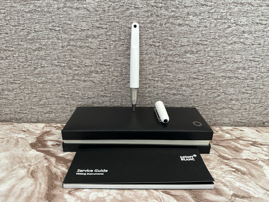 Pluma tipo rollerball serie M blanca M0ntblanc desde $850 MXN