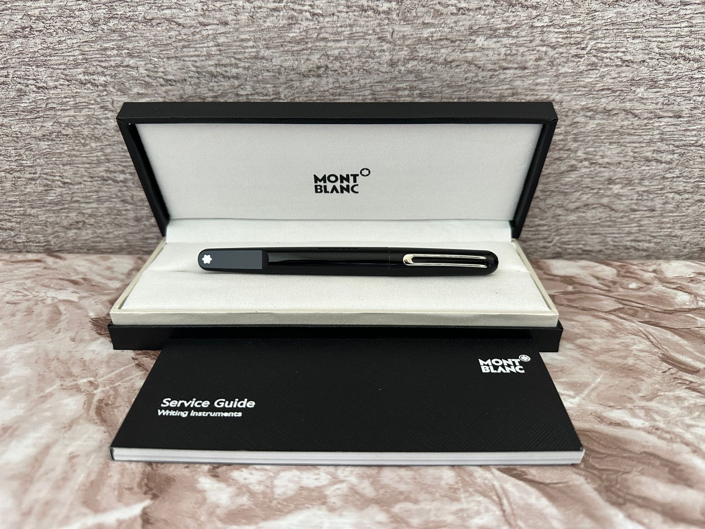Pluma tipo rollerball serie M negra M0ntblanc desde $850 MXN