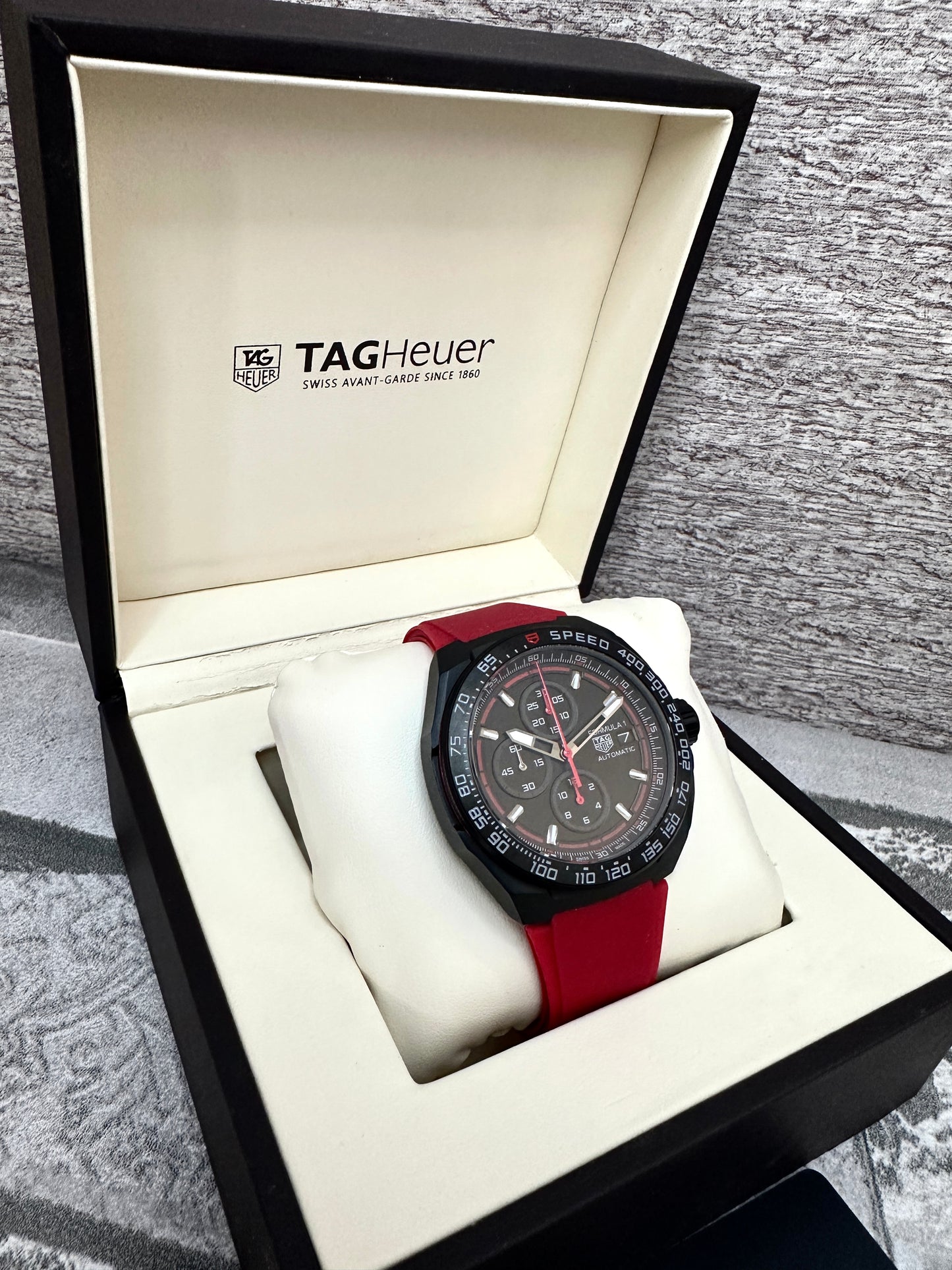 Reloj rojo F1 Red Bull AAA Quartz