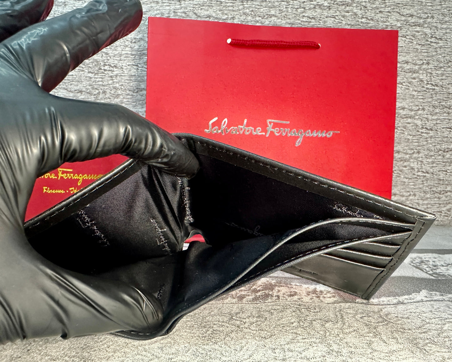 Cartera negra S. Ferr4gamo de piel genuina
