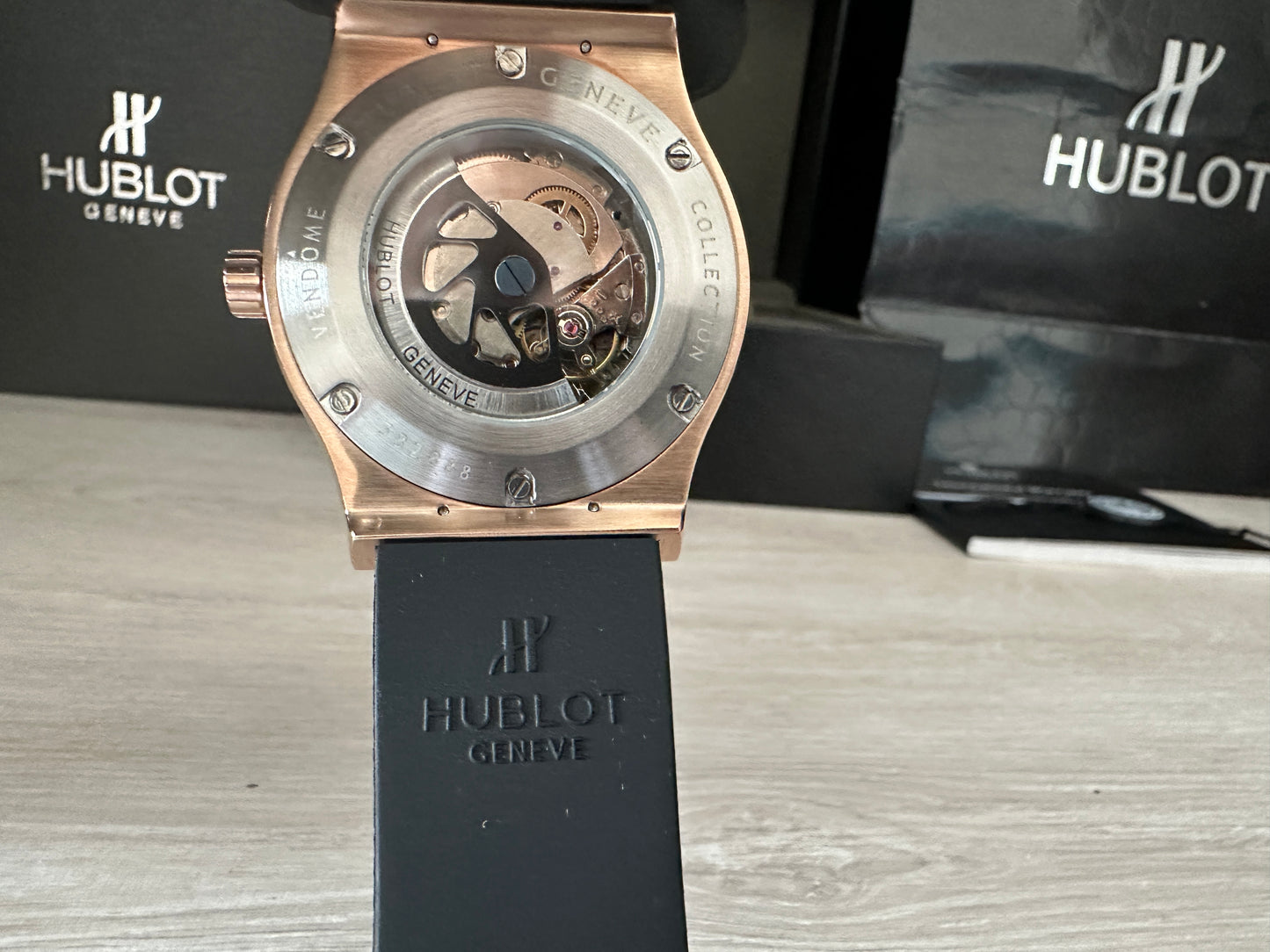 Reloj Hub10t Classic AAA Automático color oro rosa 42 mm.