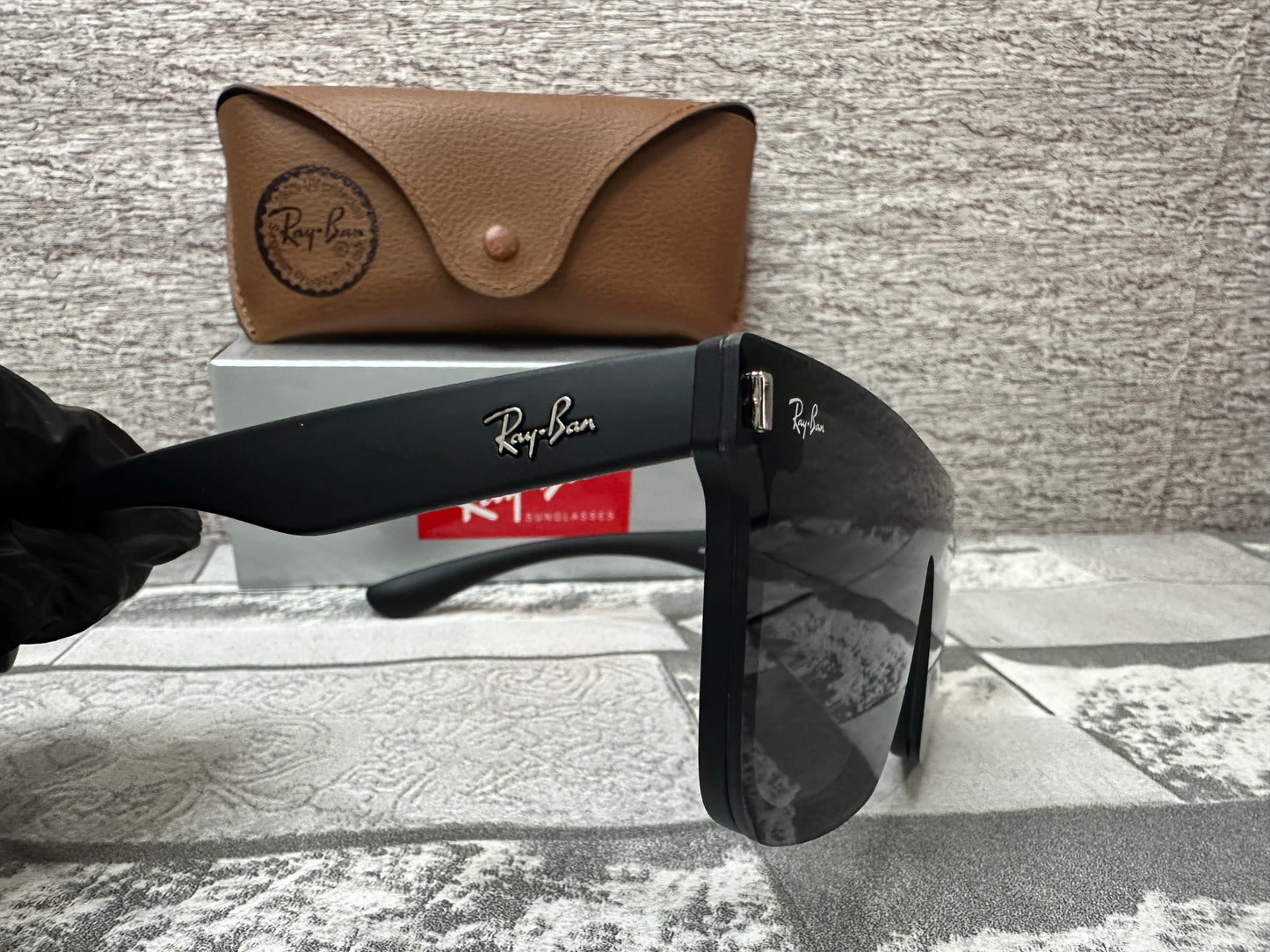 Lentes de Sol Ray B. Amore F. Negros