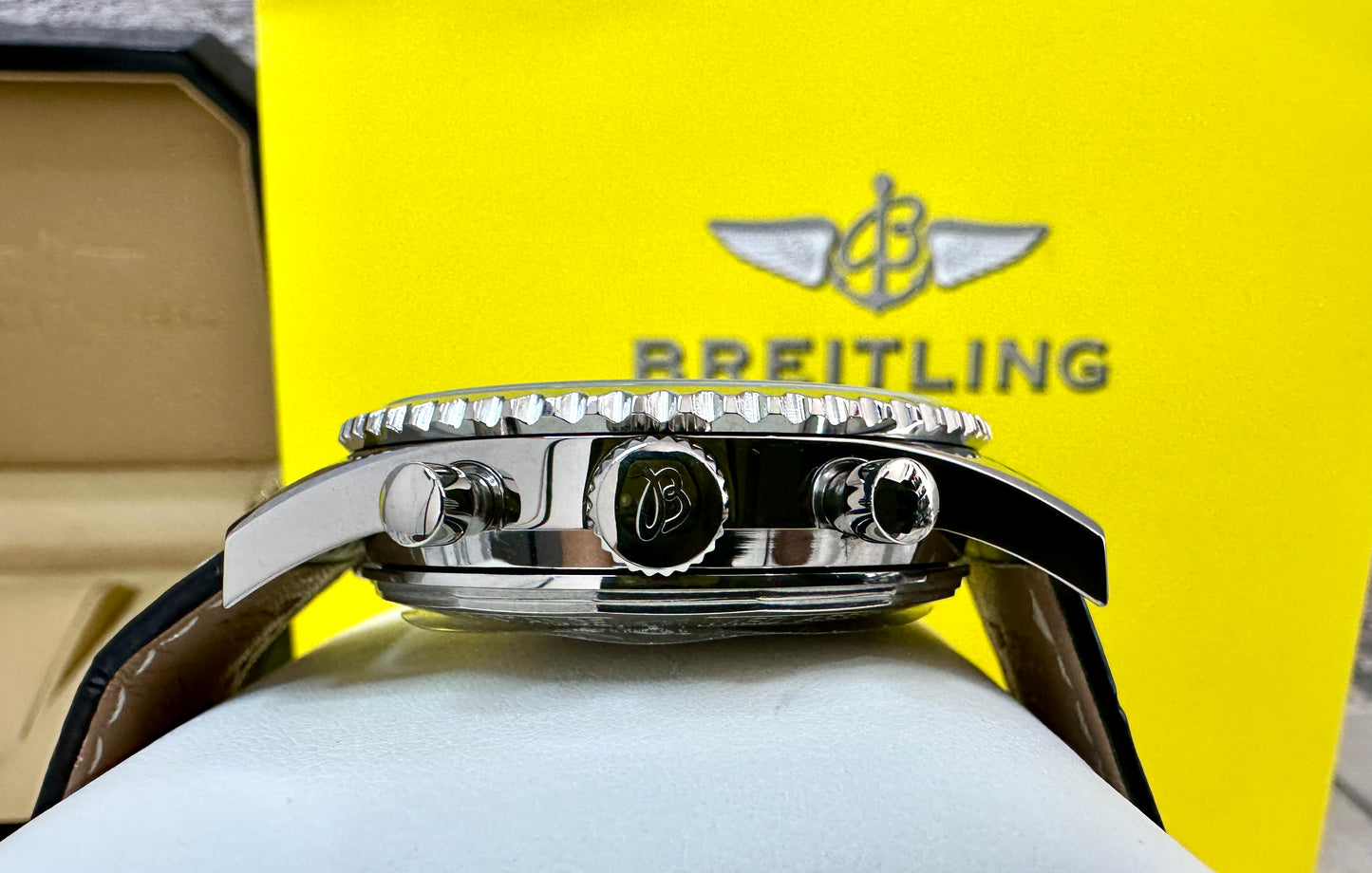 Reloj Br3itL1ng Navi Timer negro