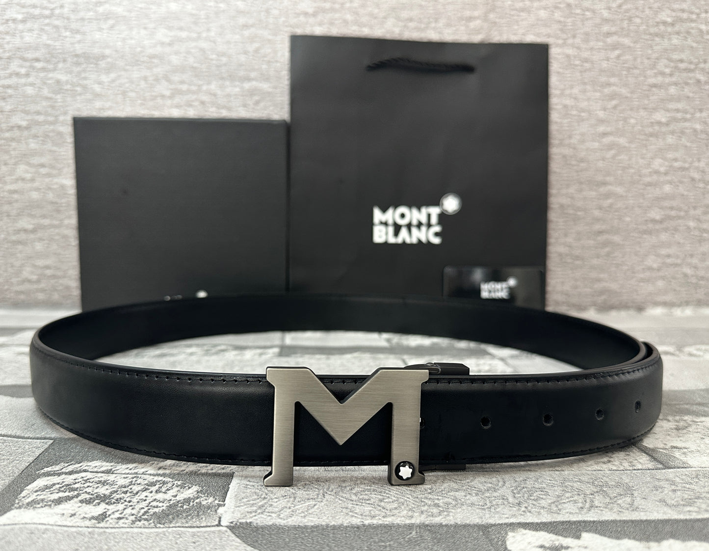 Cinturón negro Mont B, hebilla M