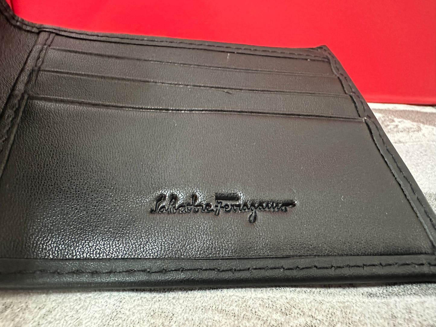 Cartera negra S. Ferr4gamo de piel genuina
