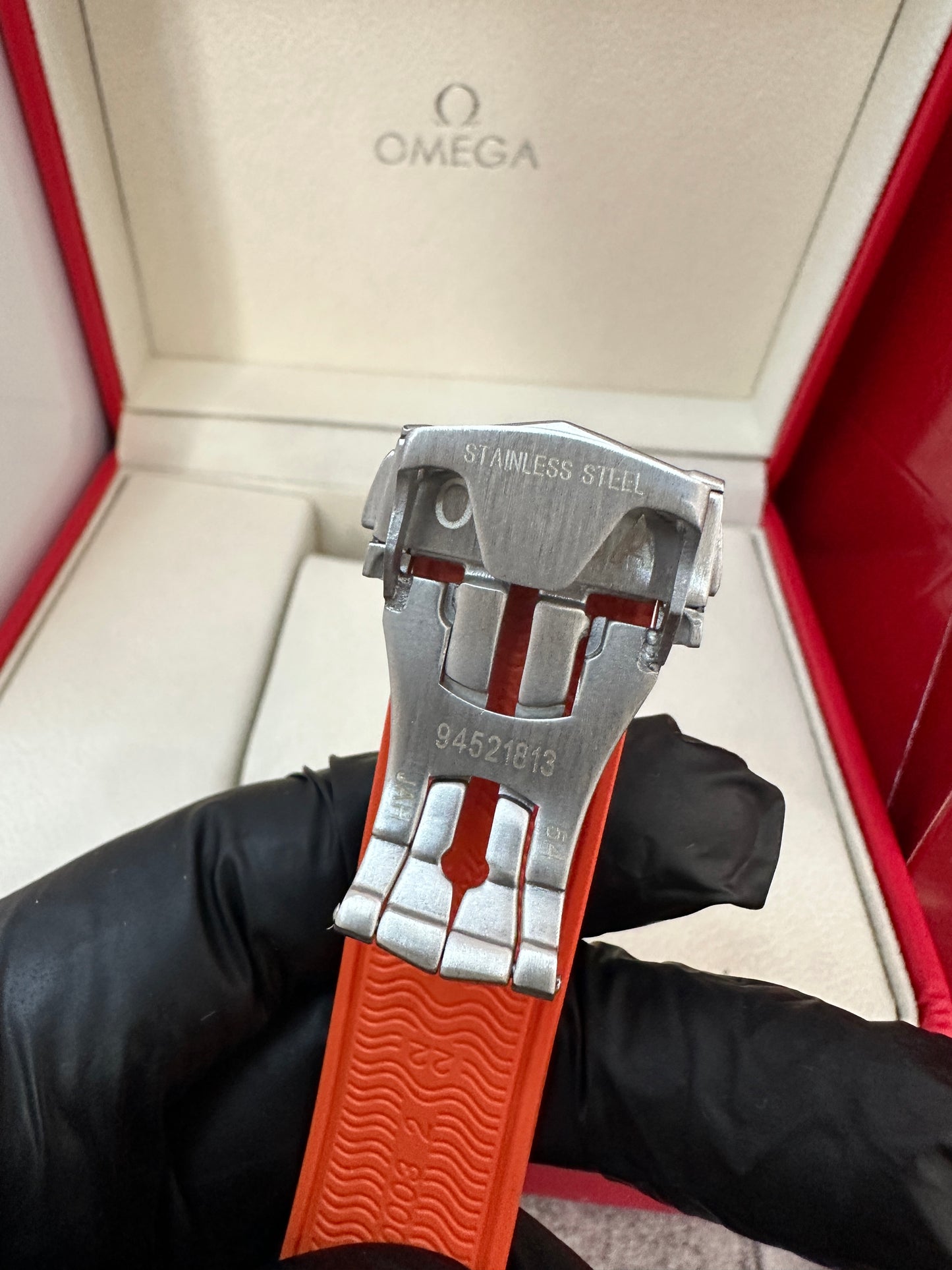 Reloj OM Planet Ocean