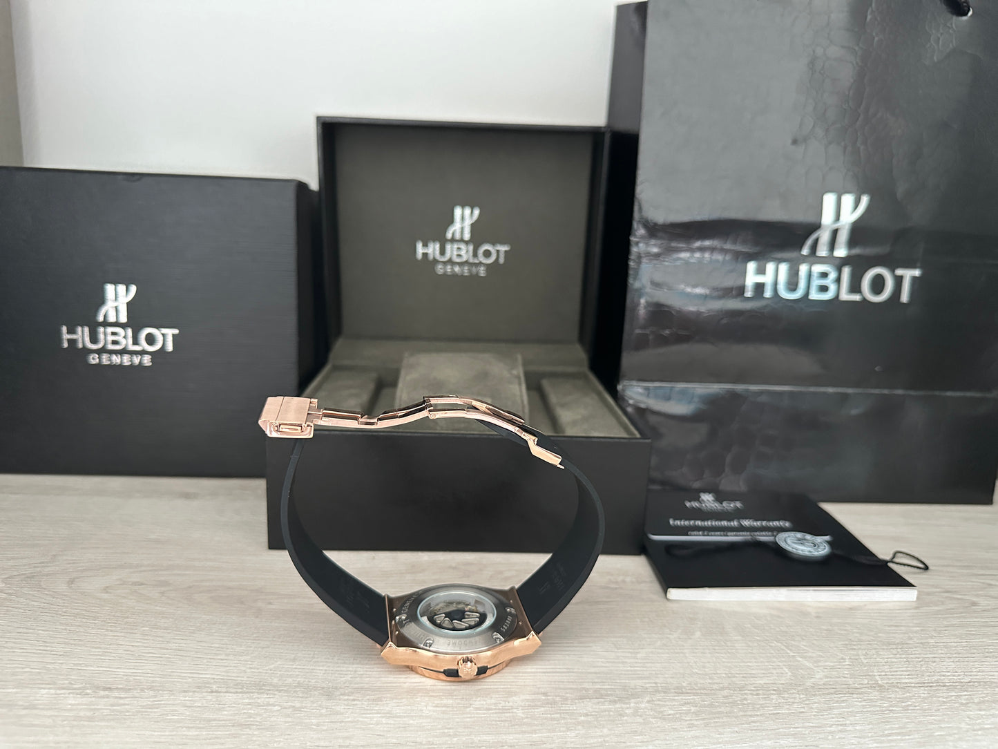Reloj Hub10t Classic AAA Automático color oro rosa 42 mm.