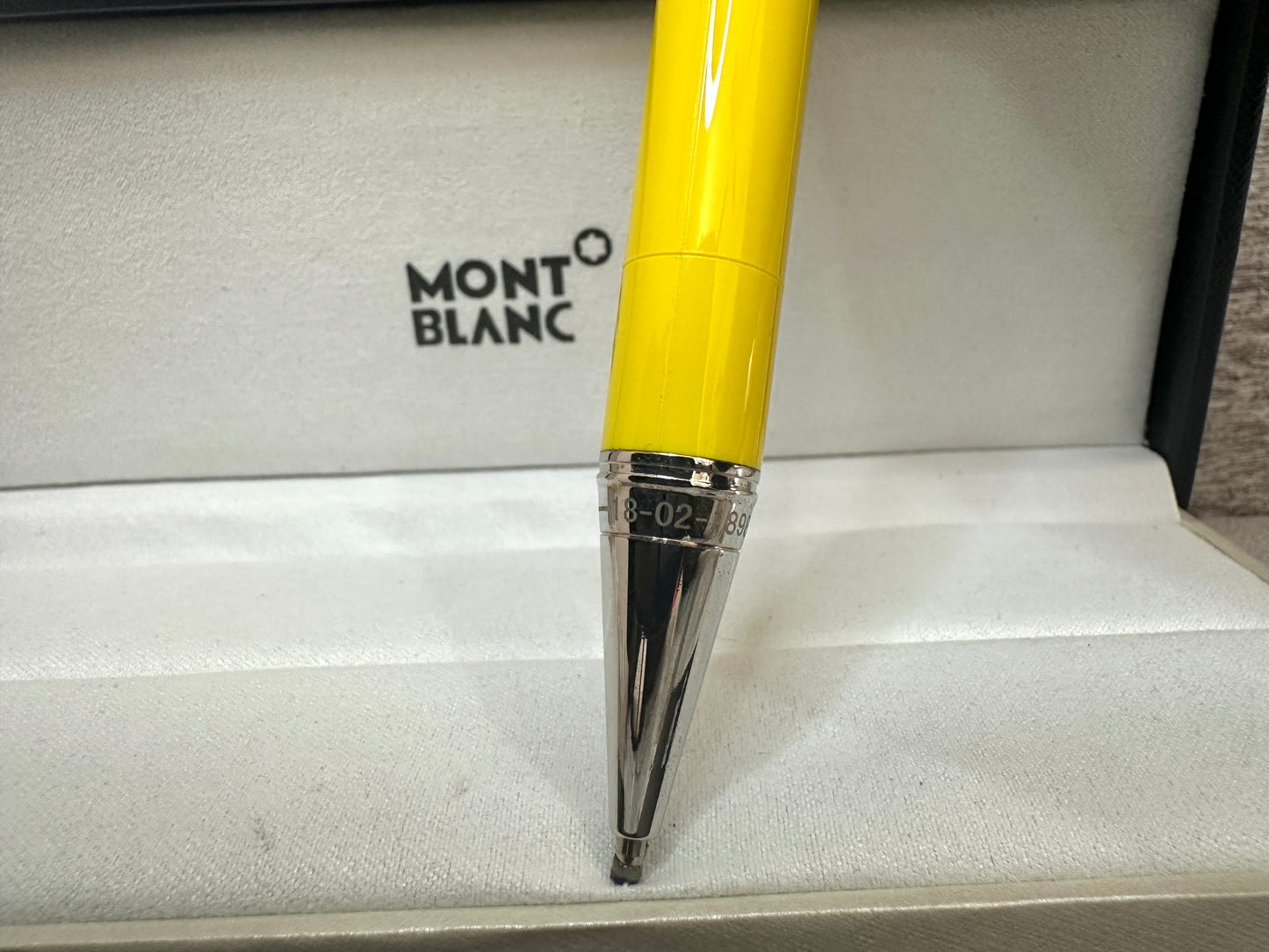 Pluma tipo bolígrafo edición Enzo Ferrarl Yellow