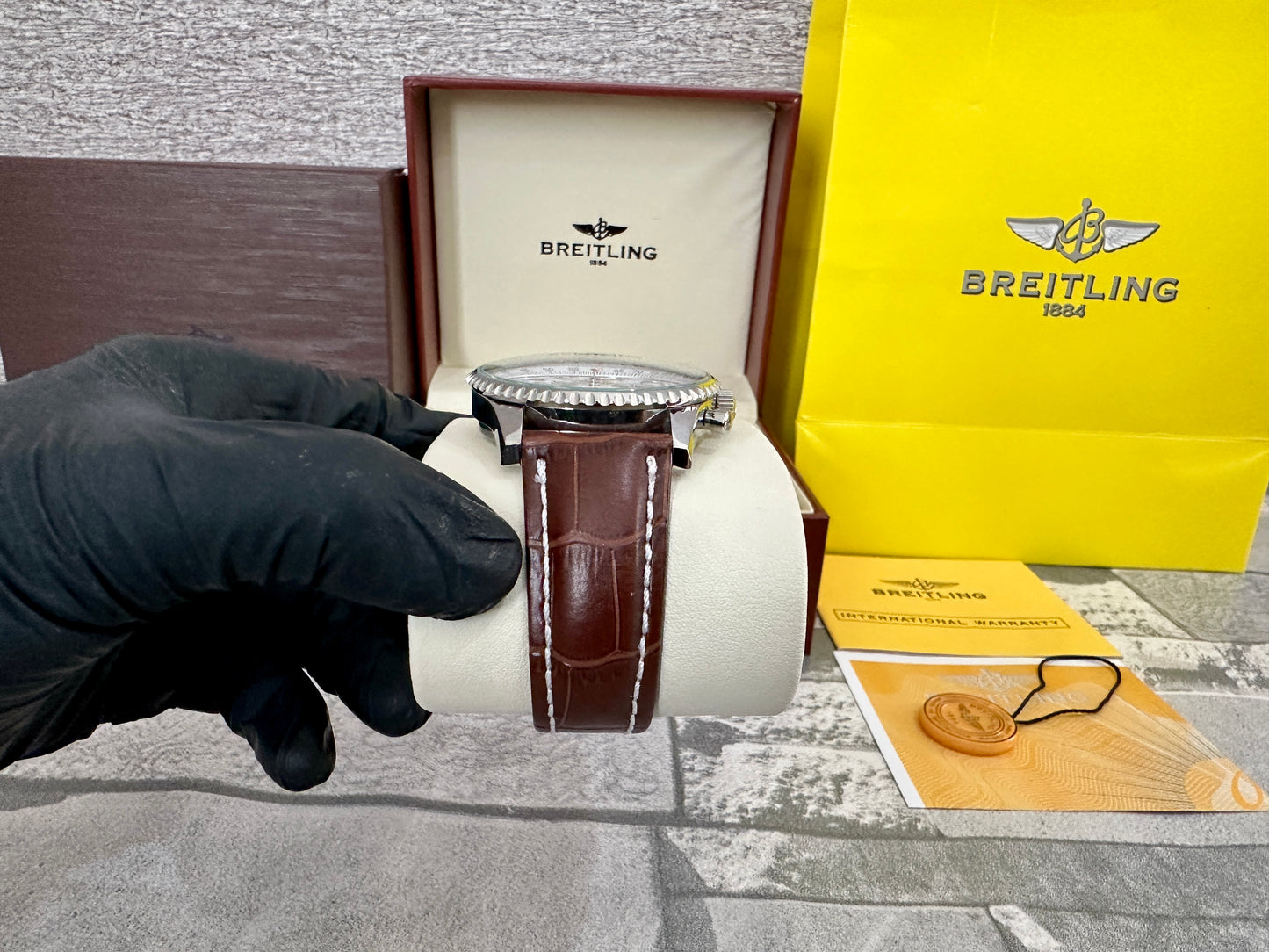 Reloj Br3itL1ng Navi Timer café