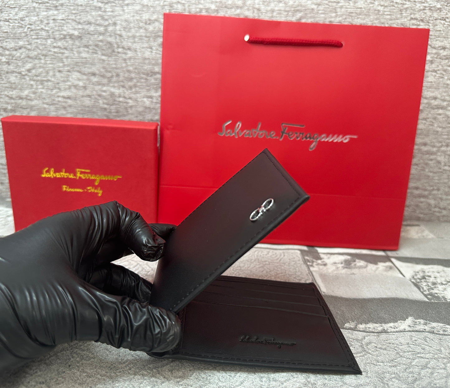Cartera negra S. Ferr4gamo de piel genuina