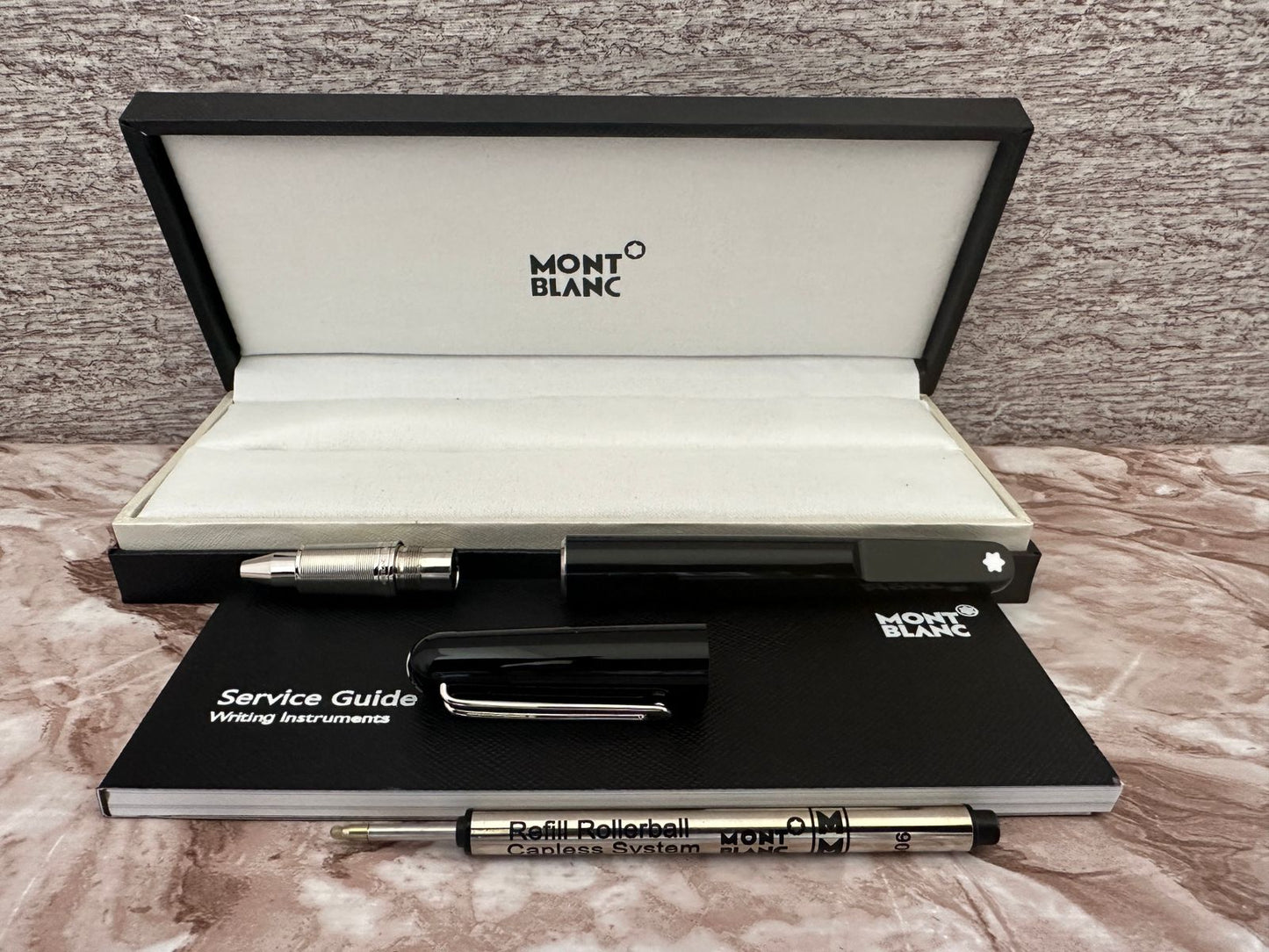 Pluma tipo rollerball serie M negra M0ntblanc desde $850 MXN