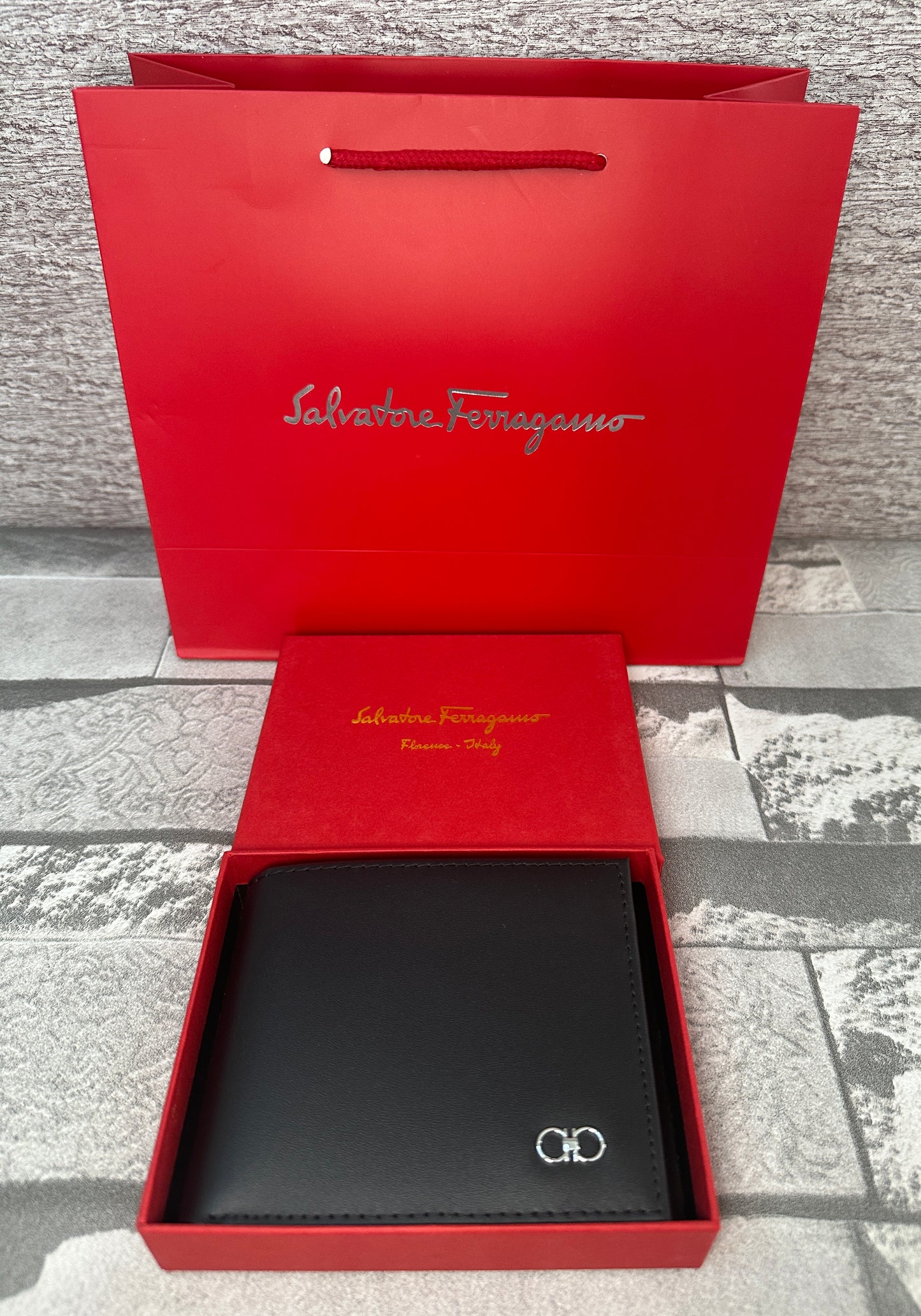 Cartera negra S. Ferr4gamo de piel genuina