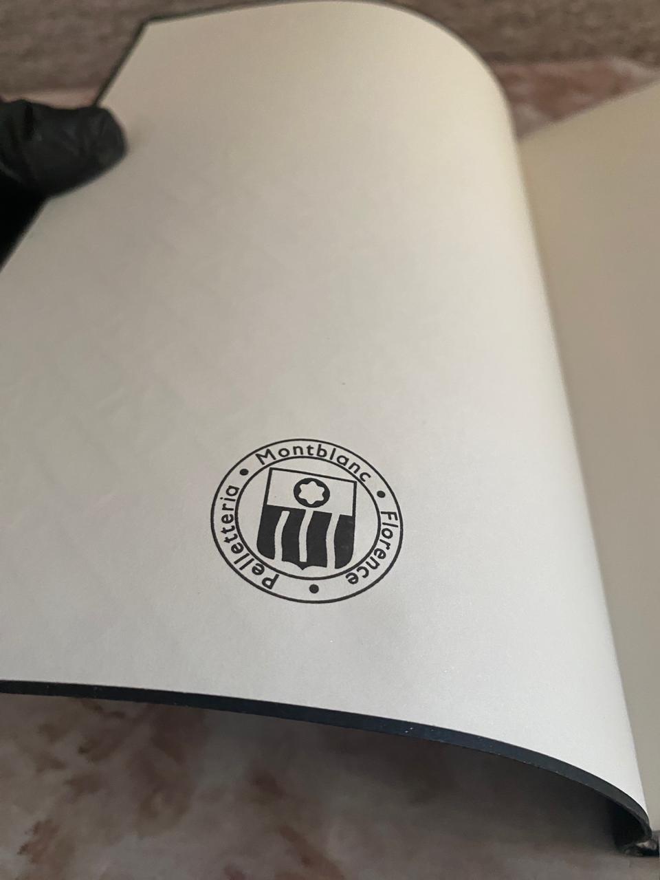 Cuaderno de escritura color negro Mont diseño M
