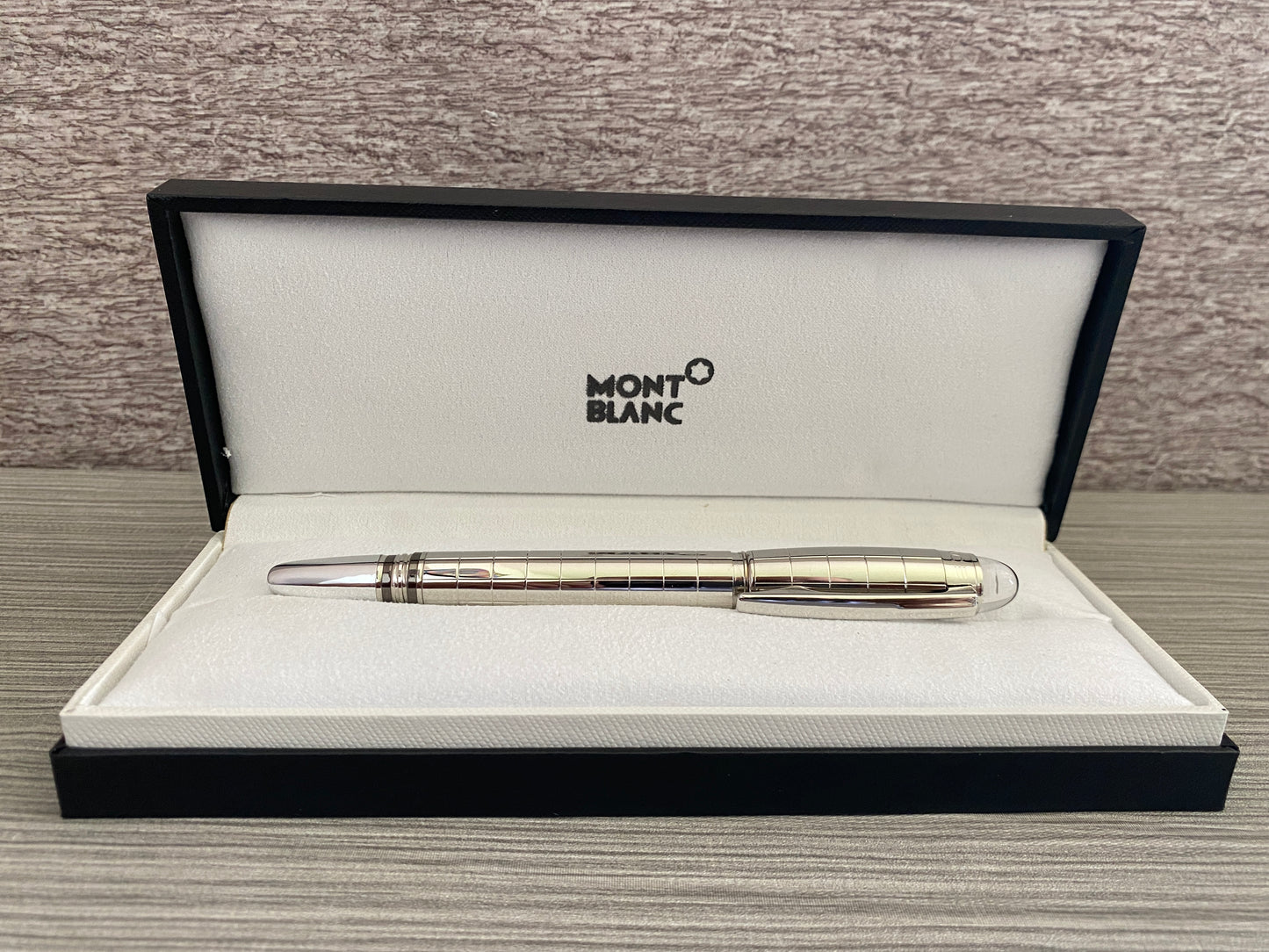 Pluma modelo Rollerball StarWalker plateada M0nt bl4nc desde $750 MXN