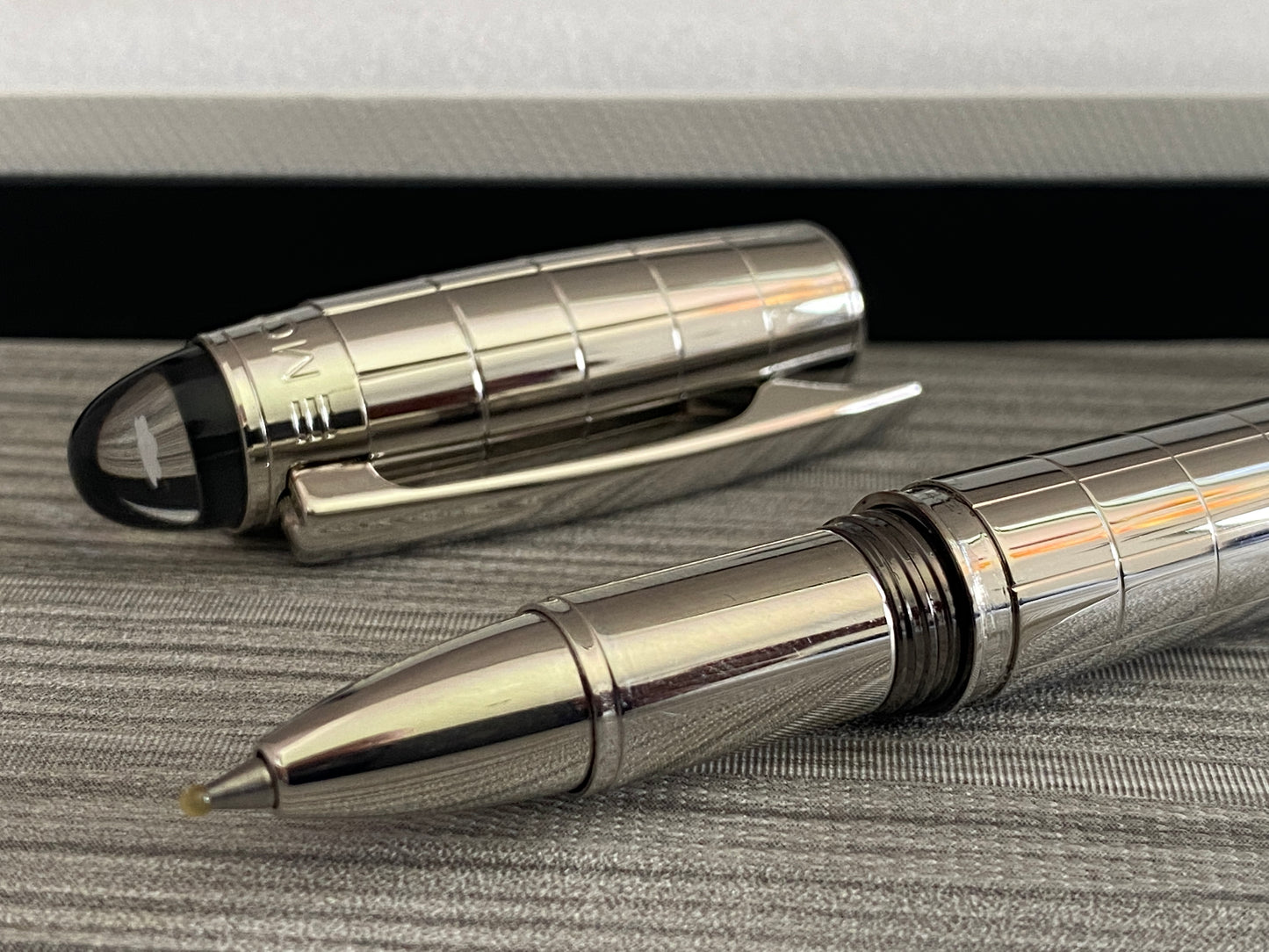 Pluma modelo Rollerball StarWalker plateada M0nt bl4nc desde $750 MXN