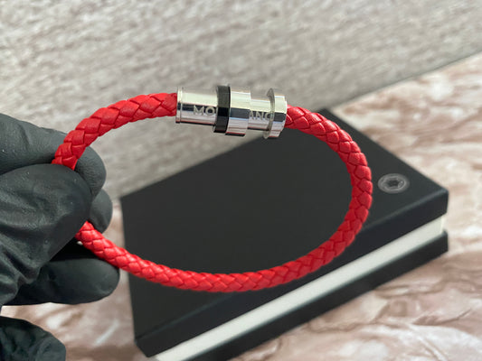 Pulsera roja Mont 750 MXN